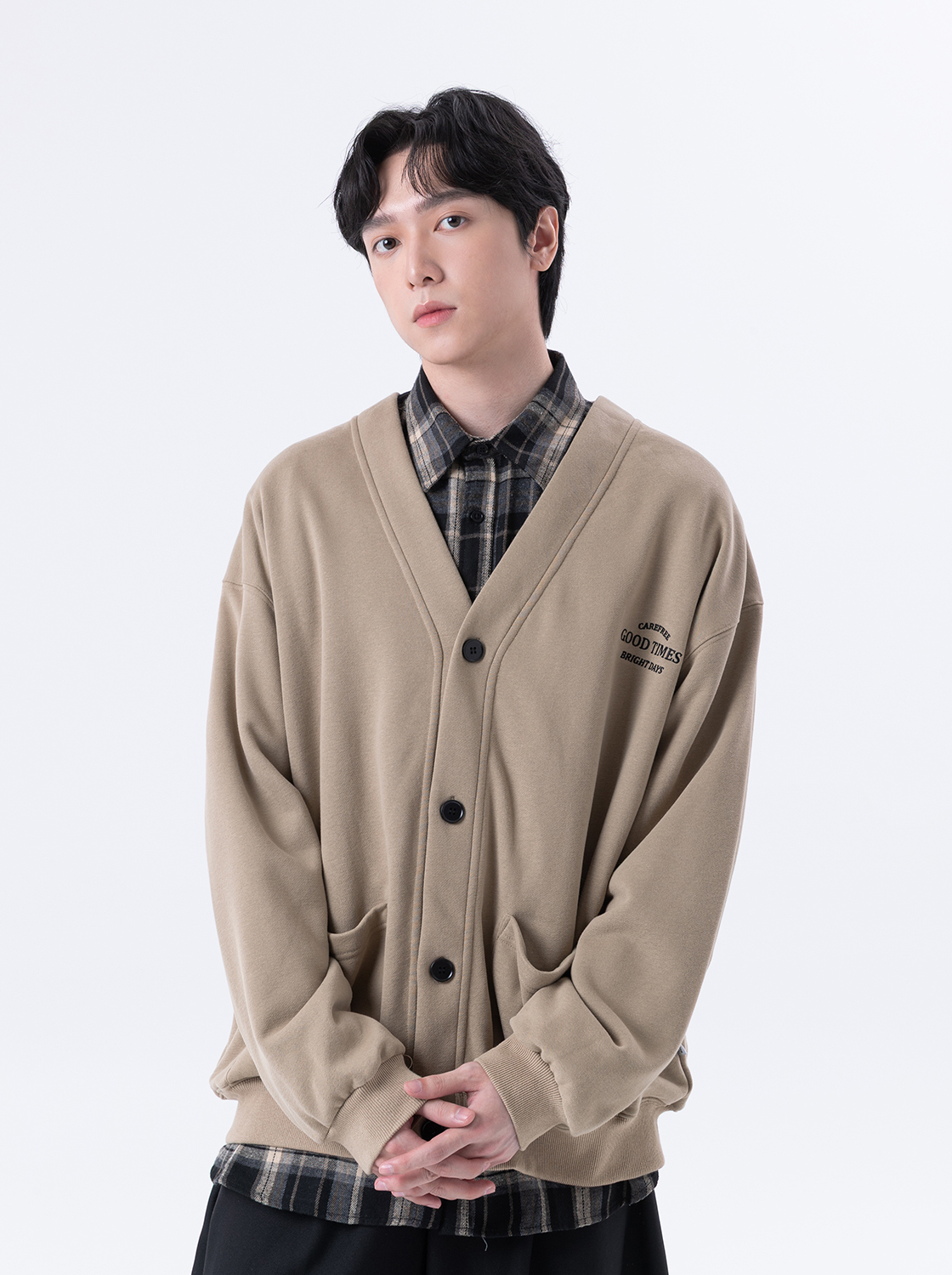 標語繡花V領開襟衫