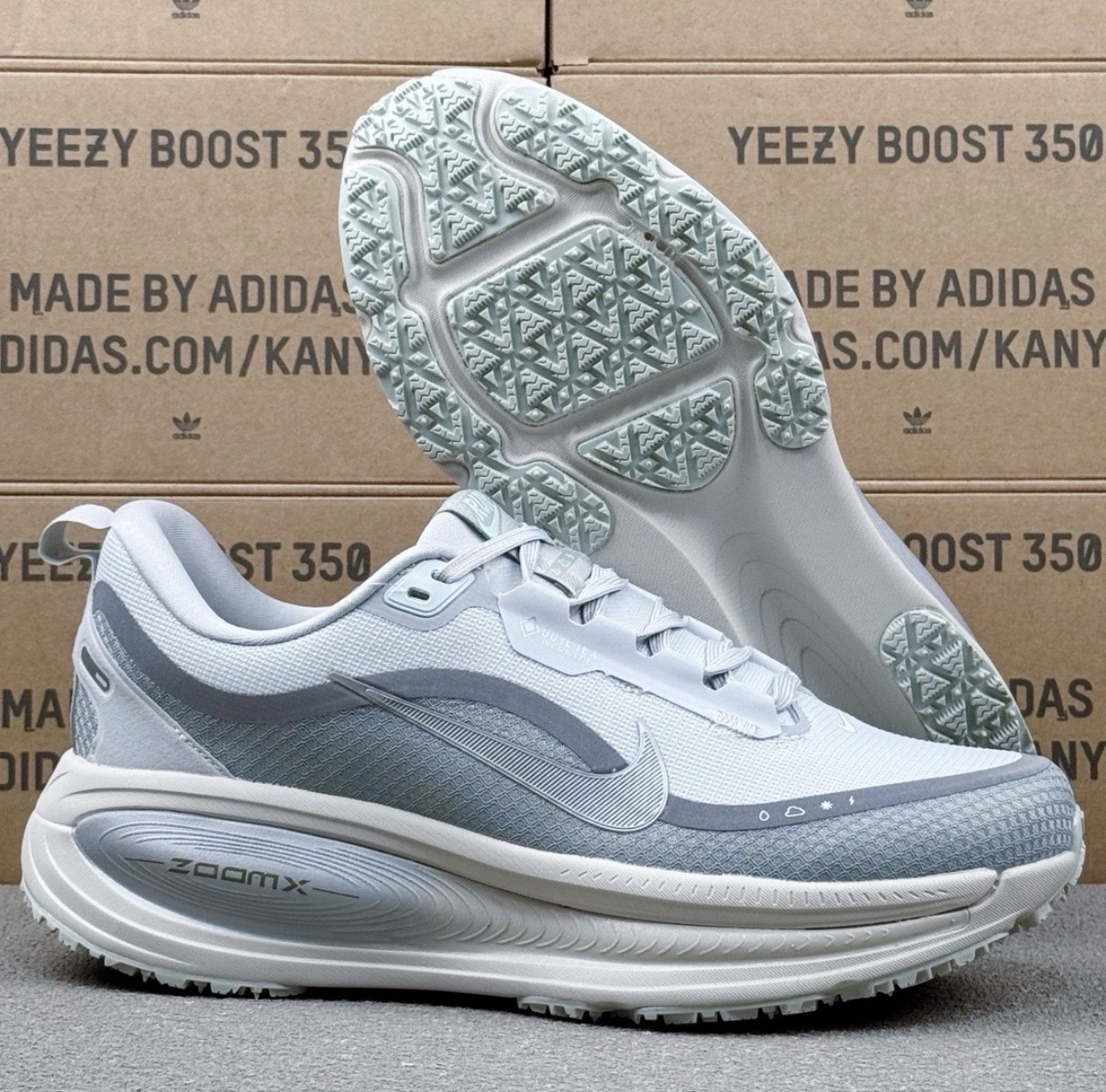 男鞋 NIKE VOMERO 18 GTX GORE-TEX 淺灰色 氣墊 防水 反光 回彈 運動鞋【HQ7001-003】