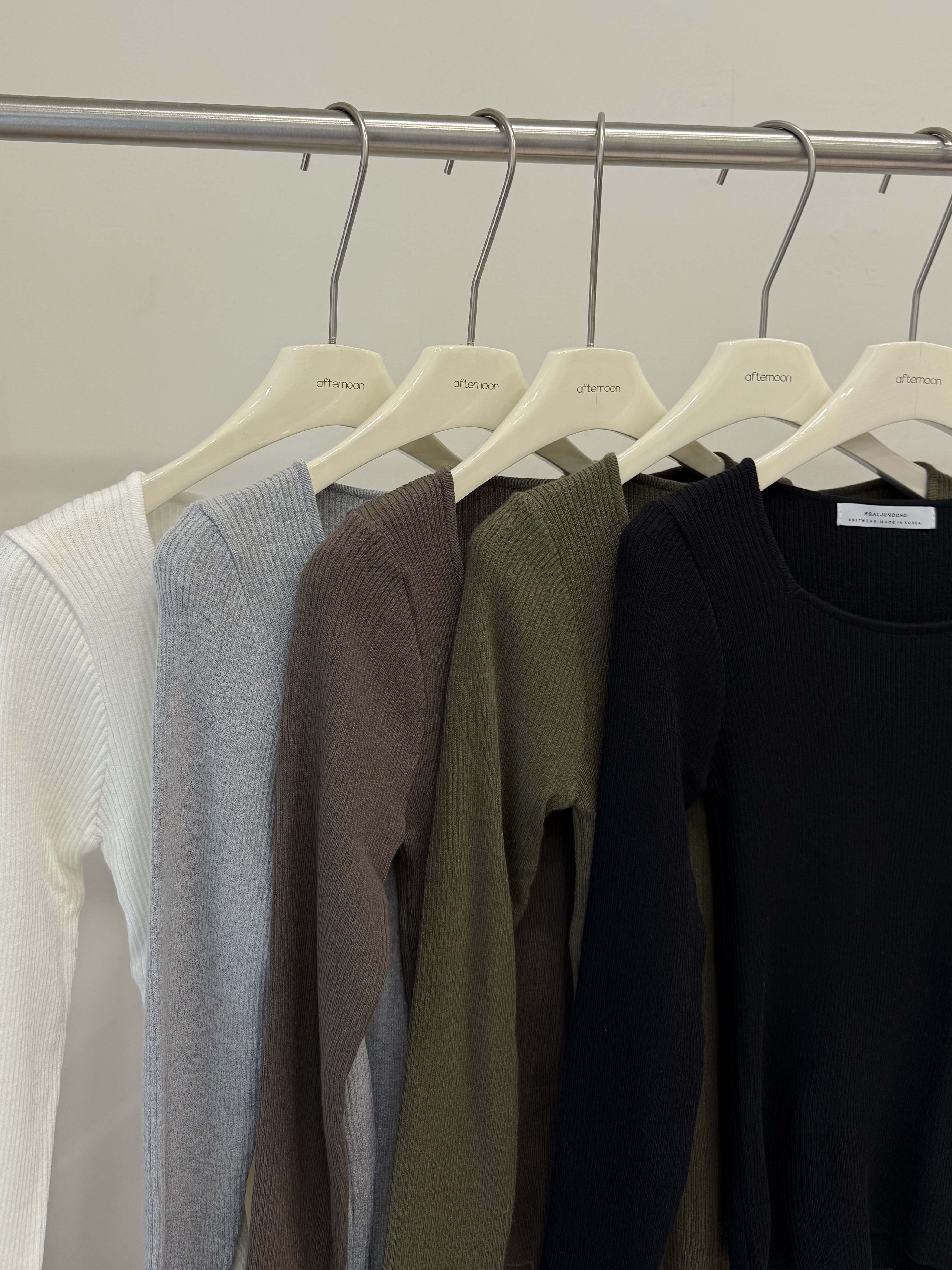 811 正韓坑條方領打底衣