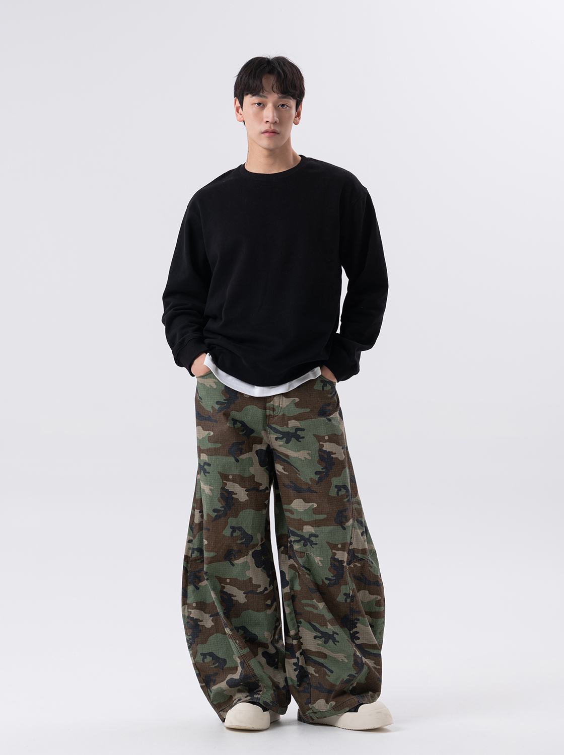 【第二件5折】迷彩格紋肌理解構剪接彎刀褲