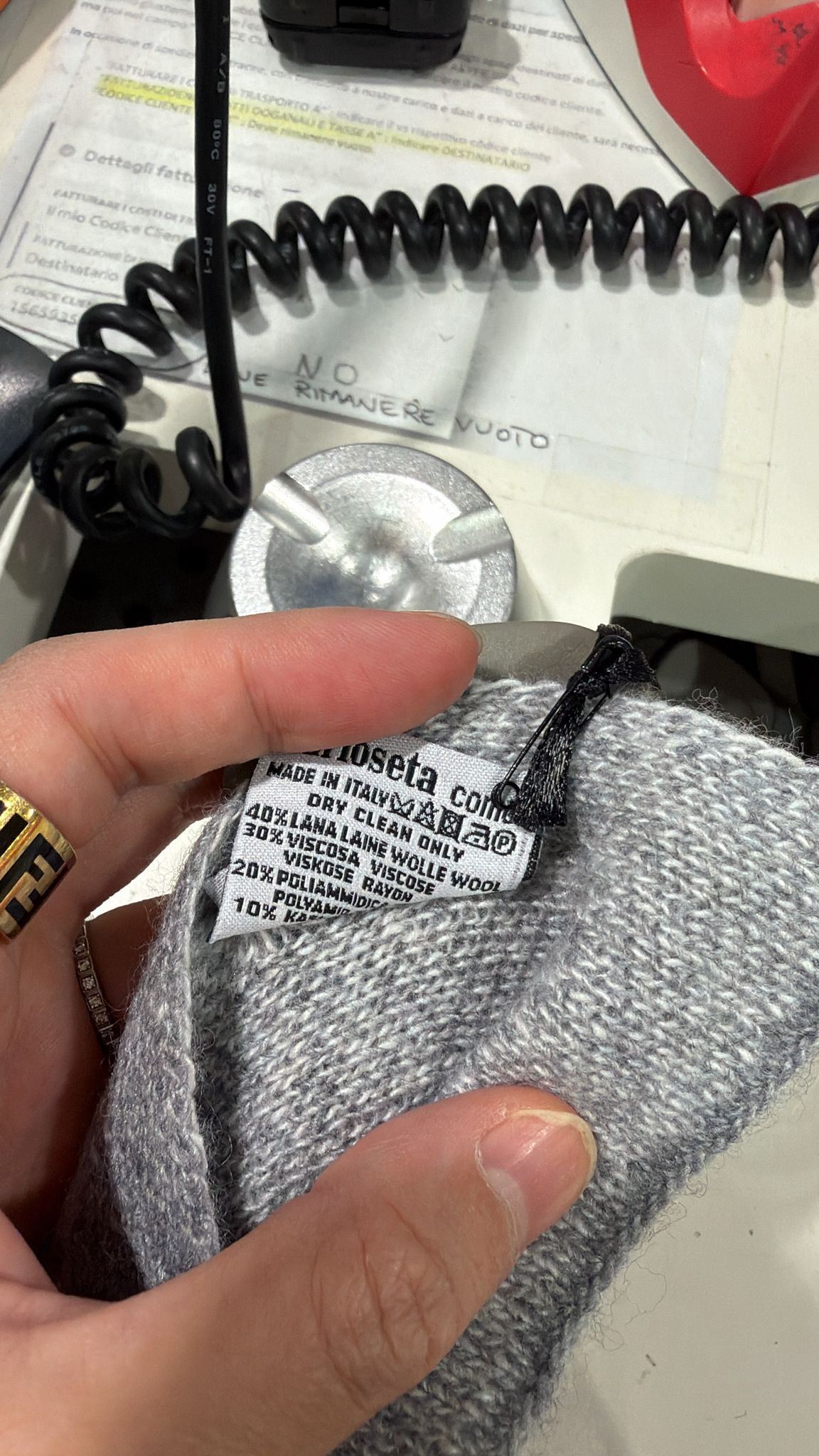 【預購】AE112616 Moschino LOGO 圍巾