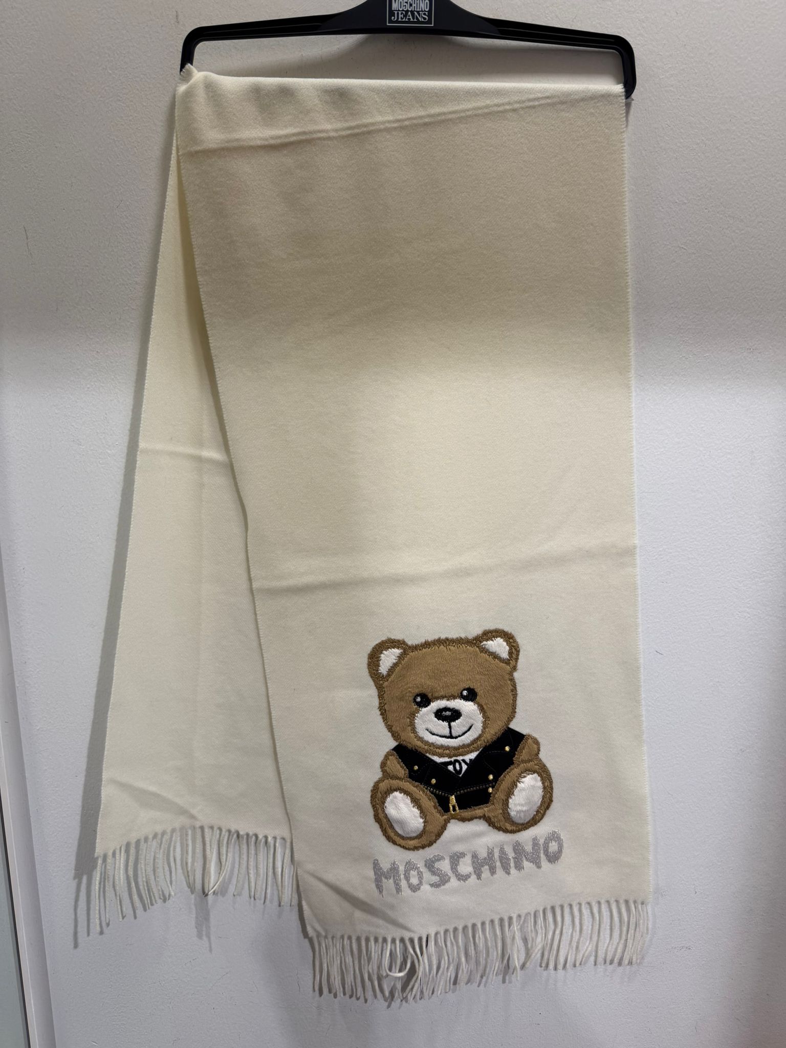 【預購】AE112619 Moschino 啡色熊仔羊毛圍巾