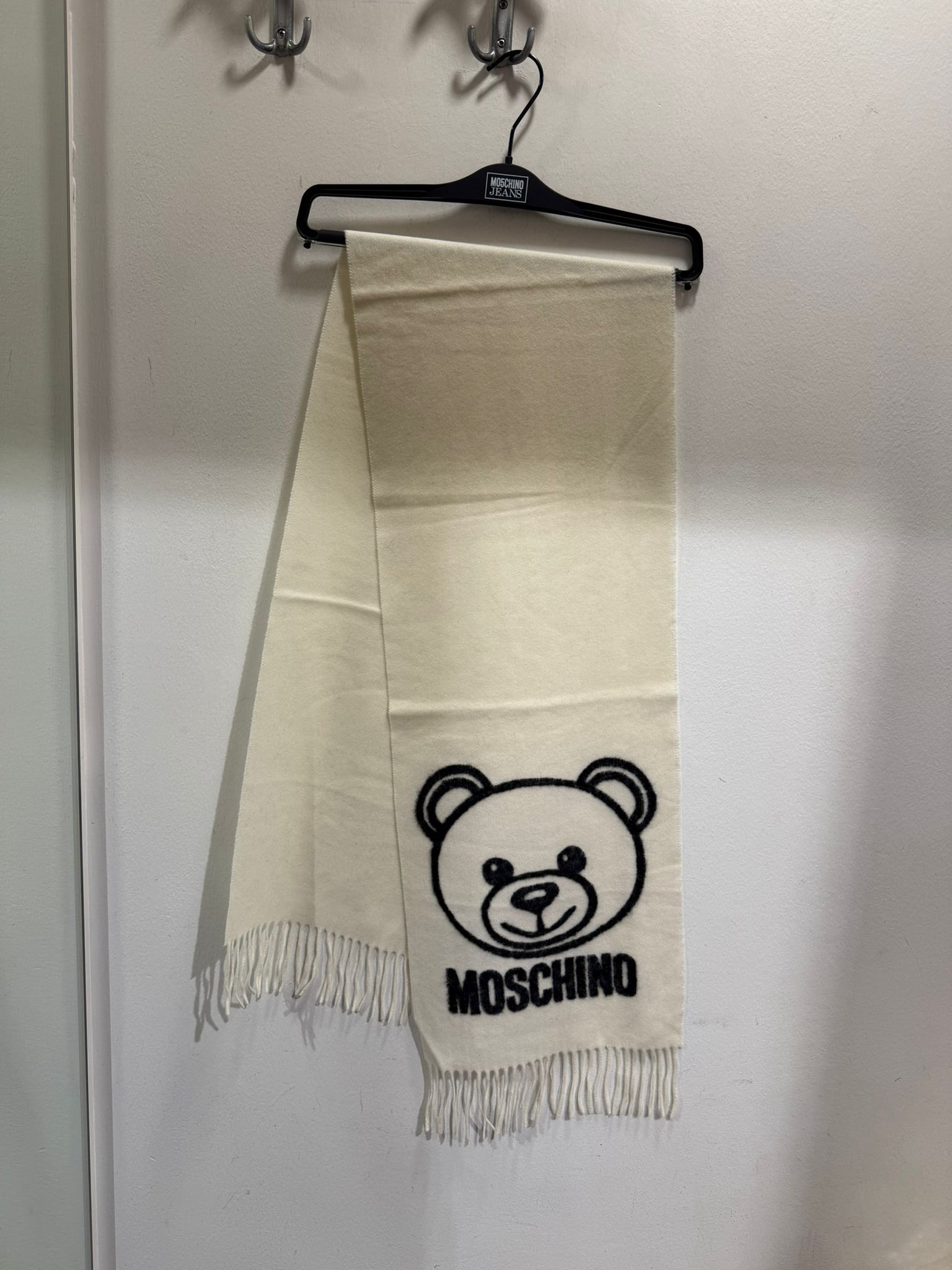 【預購】AE112620 Moschino 熊仔頭羊毛圍巾