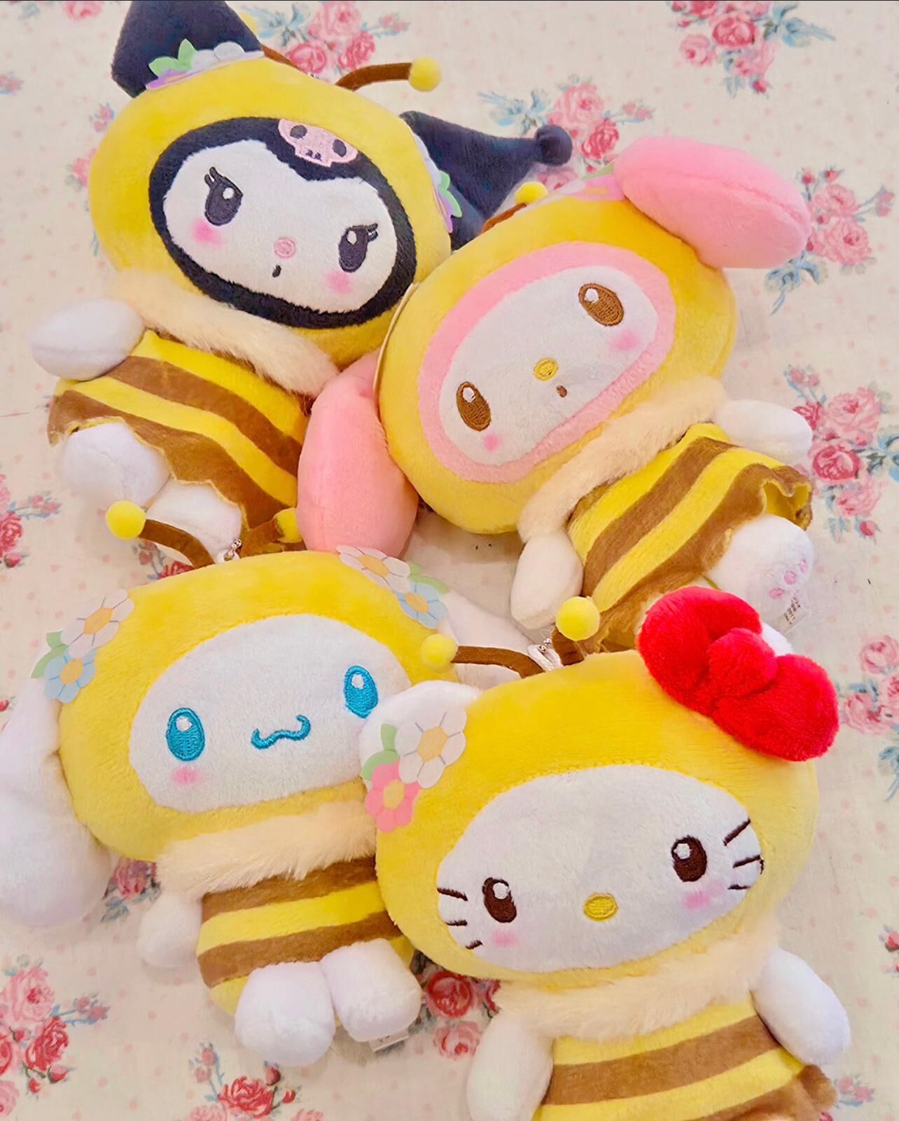 【預購】JN112718 三麗鷗Sanrio 蜜蜂造型絨毛玩偶吊飾零錢包