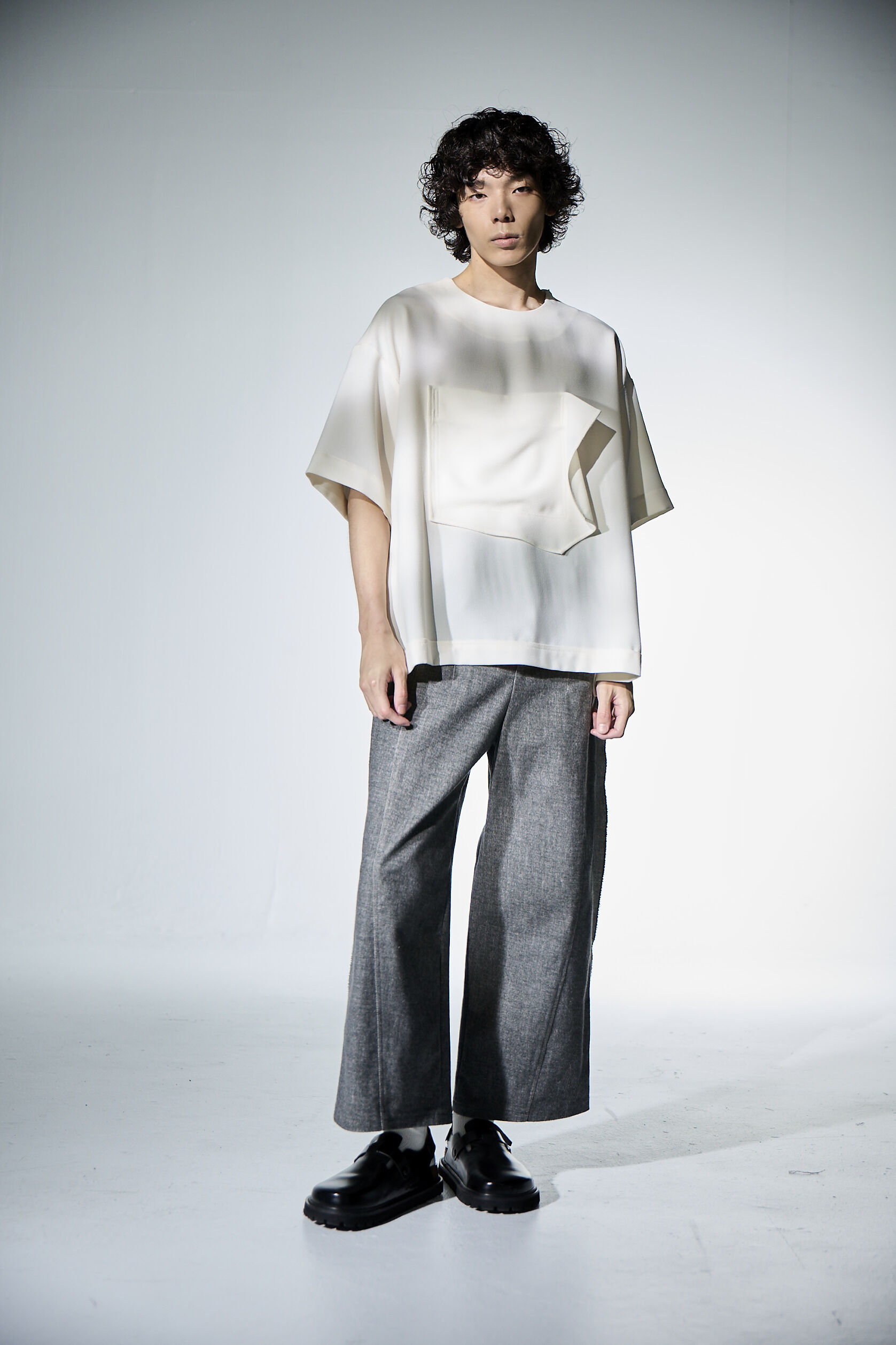 大口袋短袖上衣