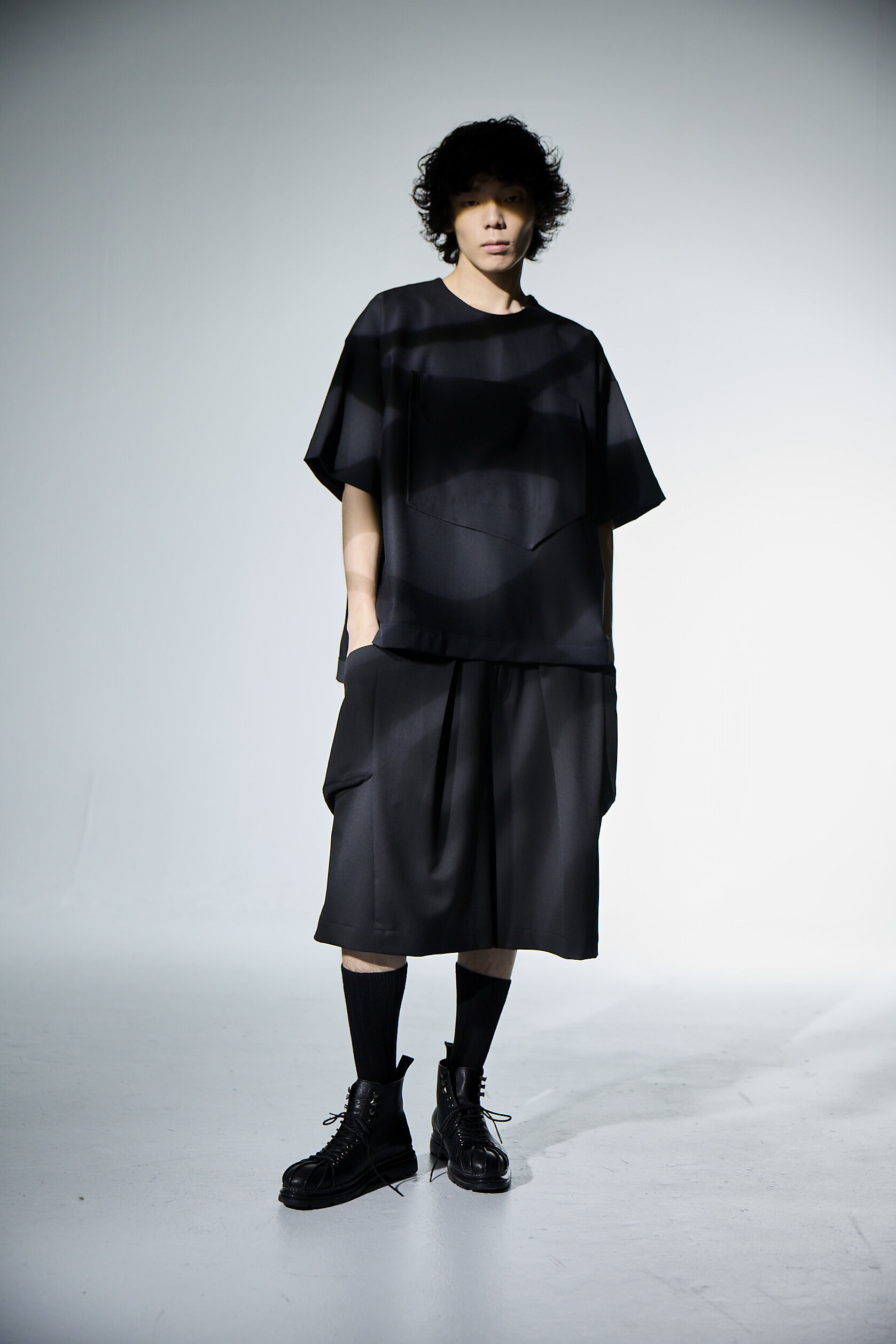 大口袋短袖上衣