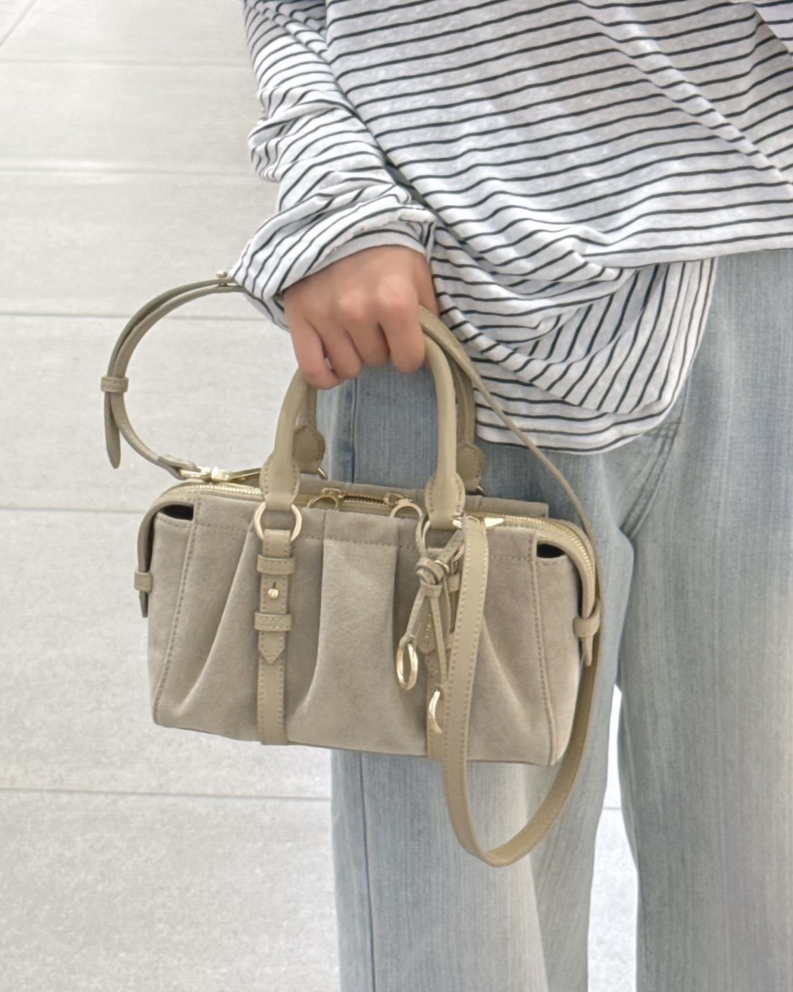 CHARLES & KEITH 小CK Britton 麂皮 抓皺 手提包 絨面 斜背包 共2色