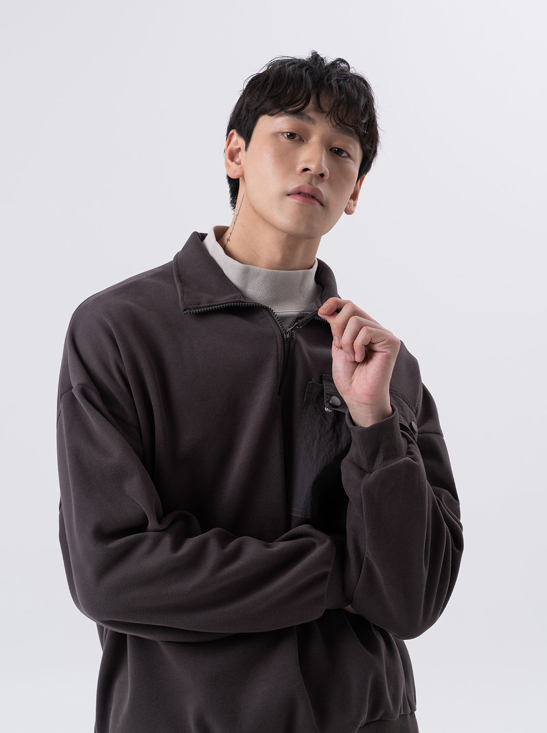 立領半開拉鍊造型口袋上衣