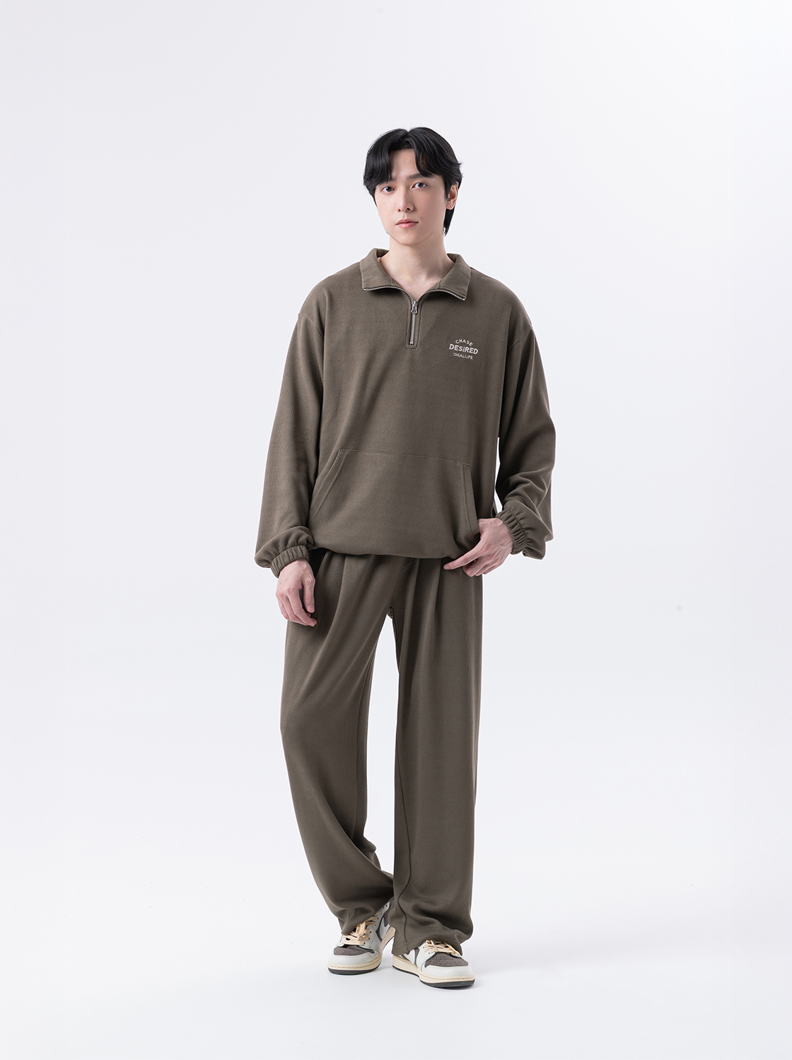 【期間限定】立體刺繡毛絨感坑條立領上衣