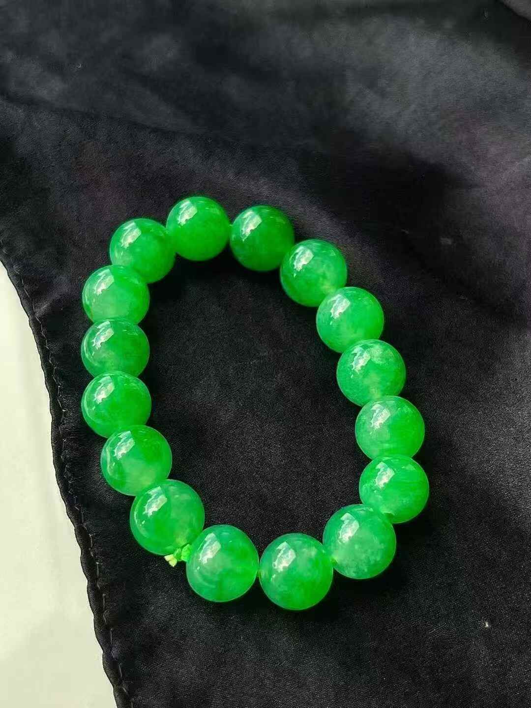 1122359 翡翠珠子手串 (13.3mm直徑)