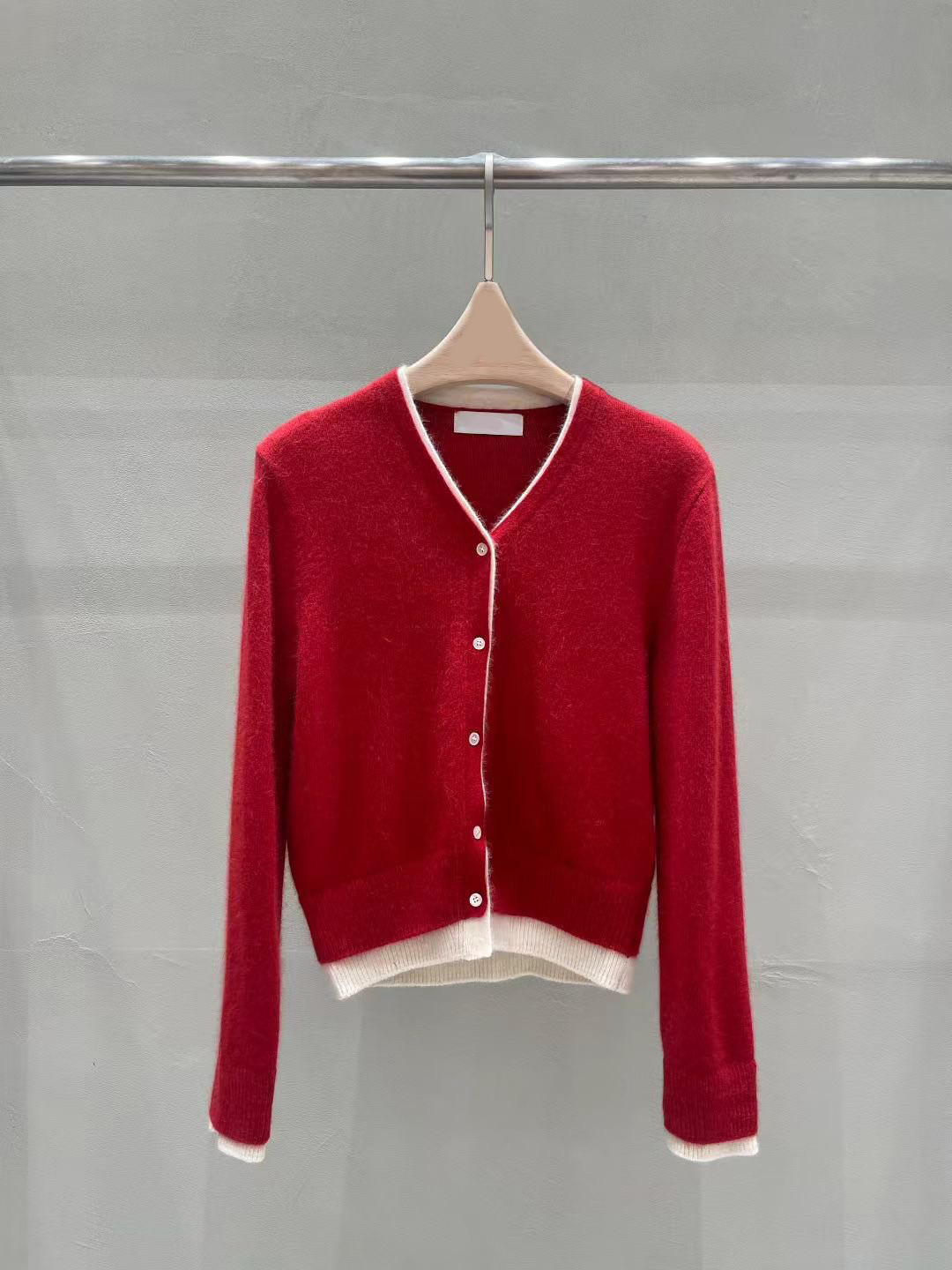 配色滾邊顯白色系排釦V領針織上衣外套 / 3色