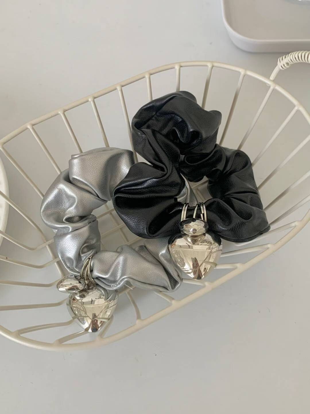 立體大小愛心PU皮革澎澎髮圈髮束 / 2色