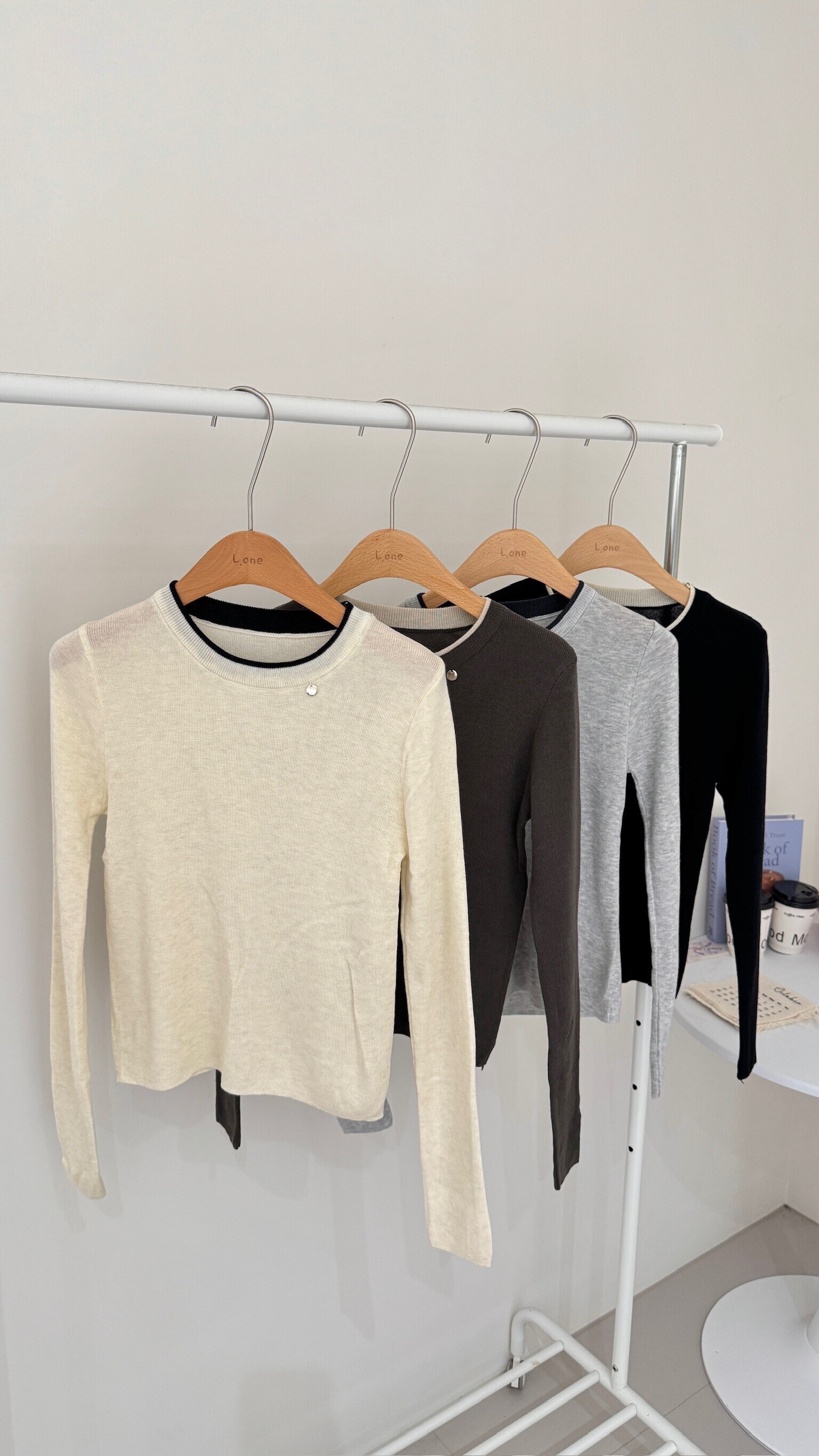 圓領撞色針織上衣