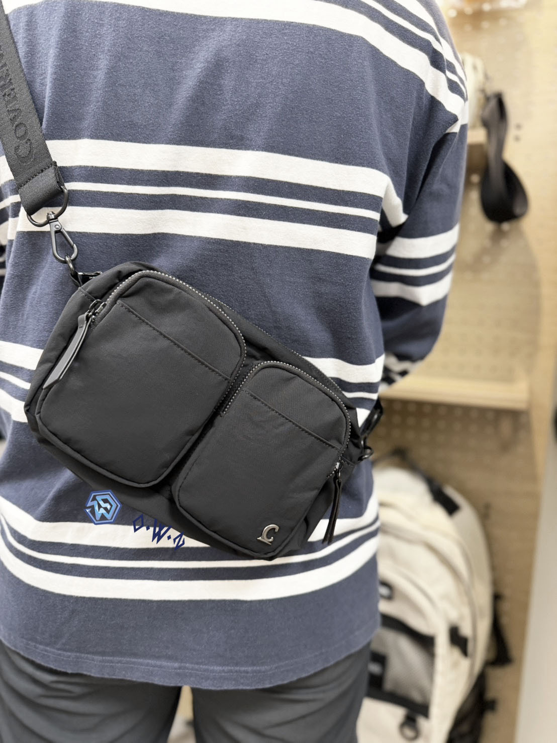 【OWN】Covernat 單肩包 側背包 小包 多夾層 不分男女 黑色