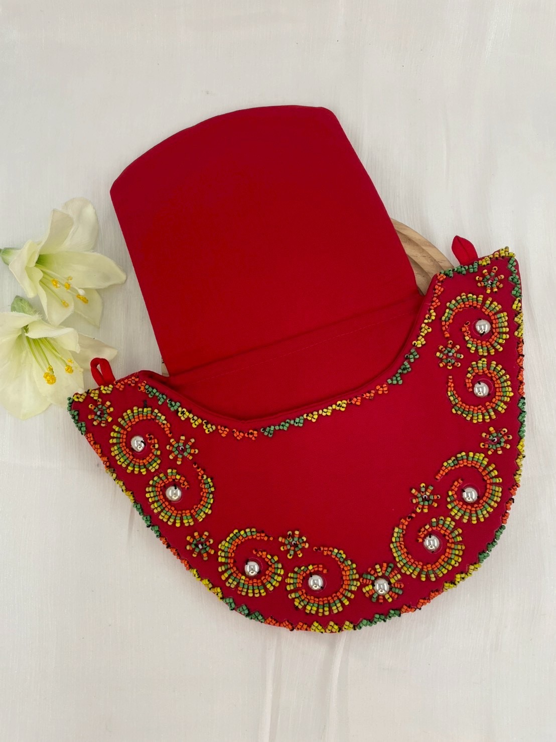 ★ No.29手工珠繡圖騰包深16.5上寬28下寬16.5