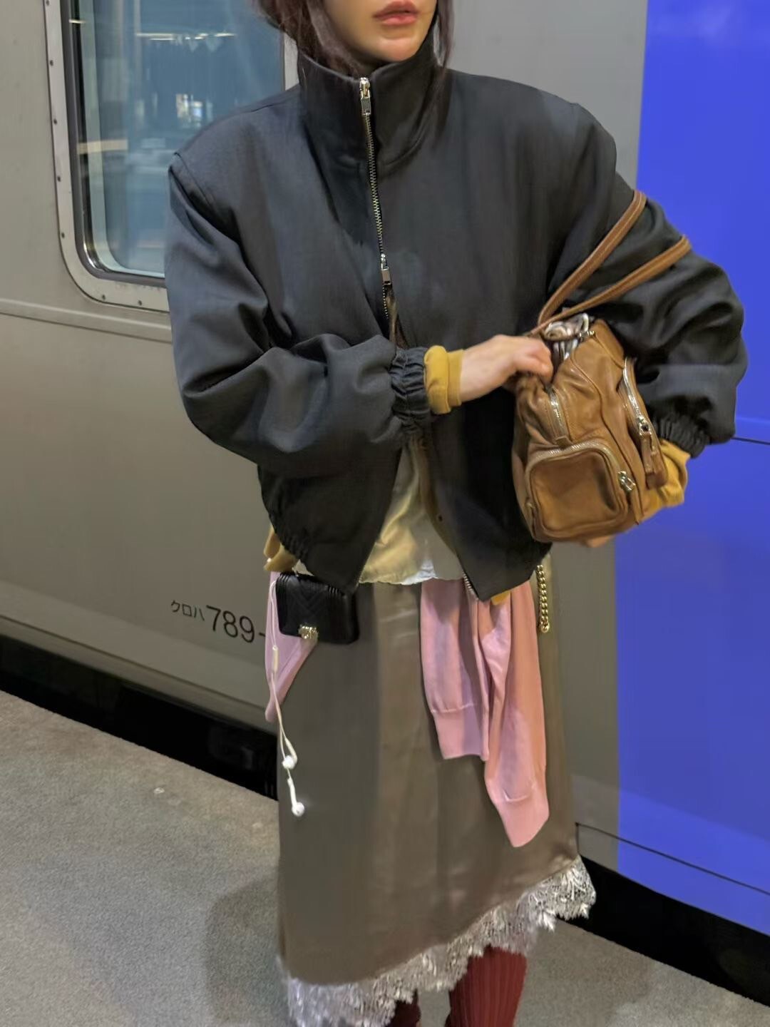 緞面光澤感斜切拼接睫毛蕾絲長裙-F / 3色