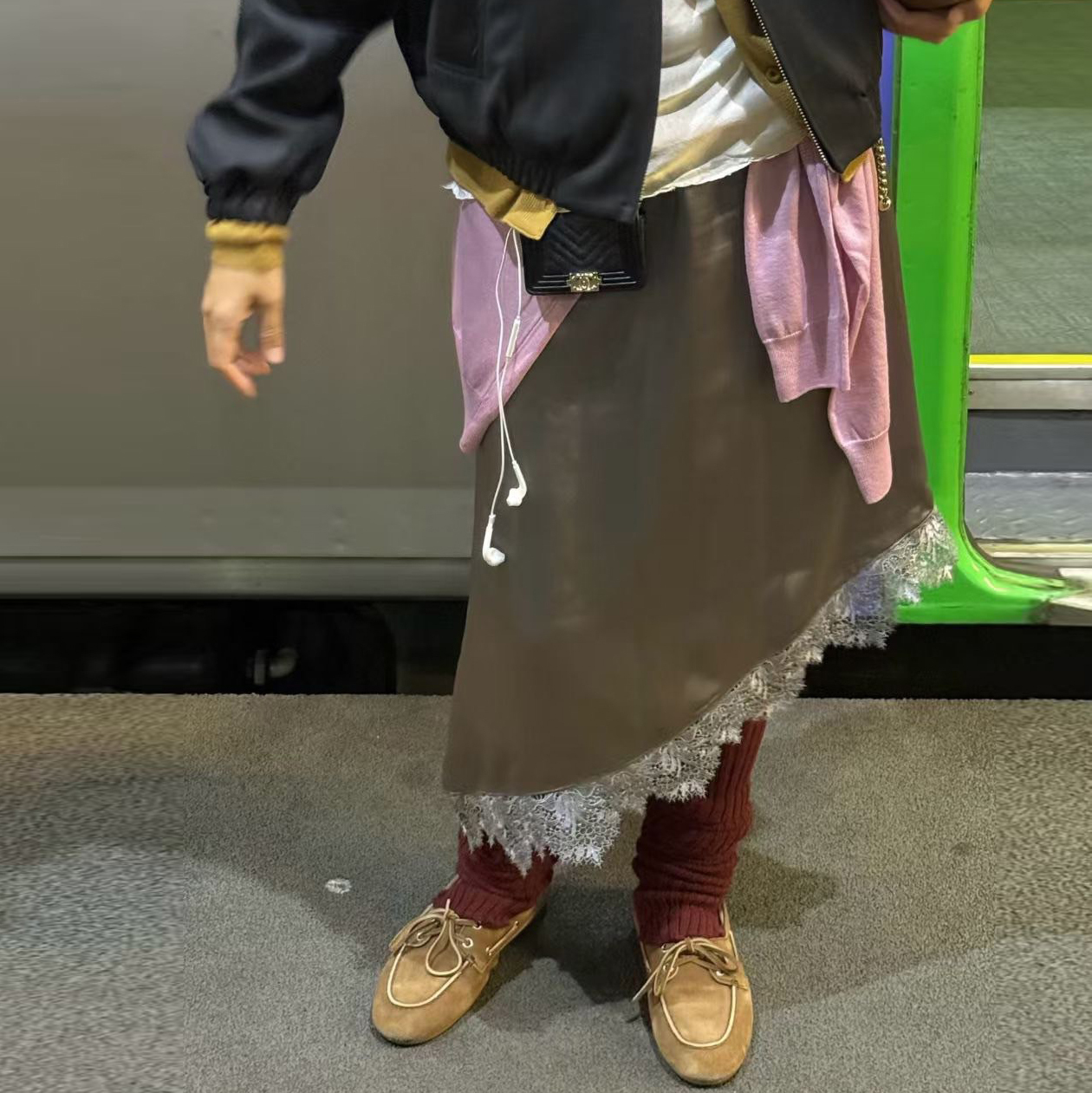 緞面光澤感斜切拼接睫毛蕾絲長裙-F / 3色