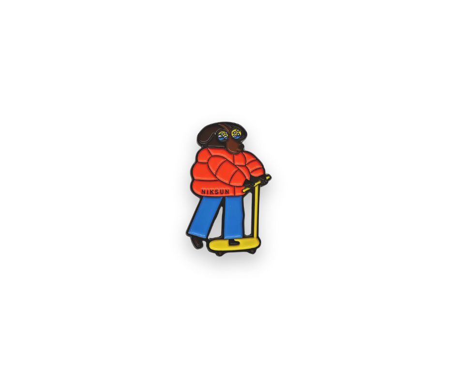 NIKSUN Scooter Doxie Pin NIKSUN 時髦達克斯襟章