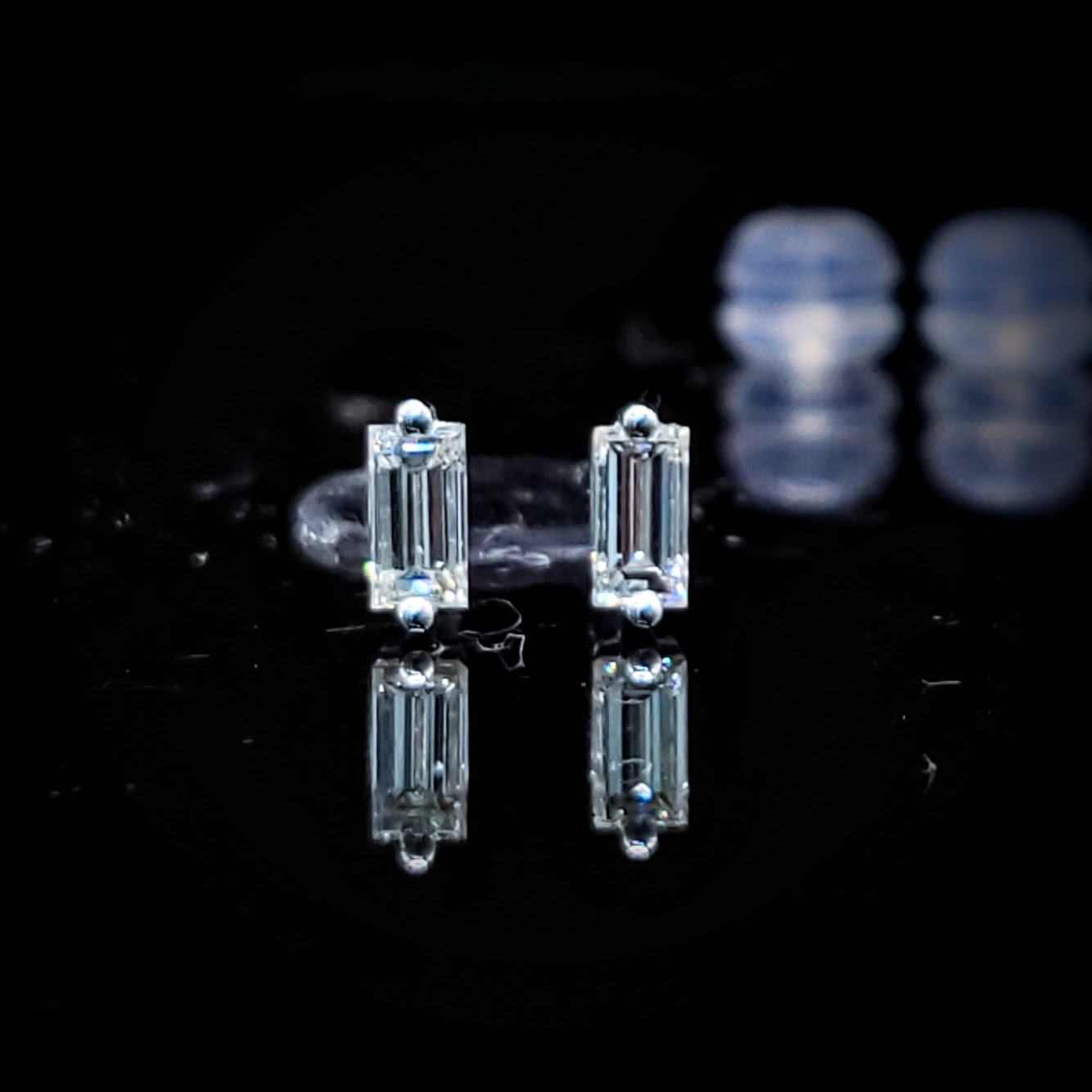 全新18K白金【主石36份方形鑽石】耳環