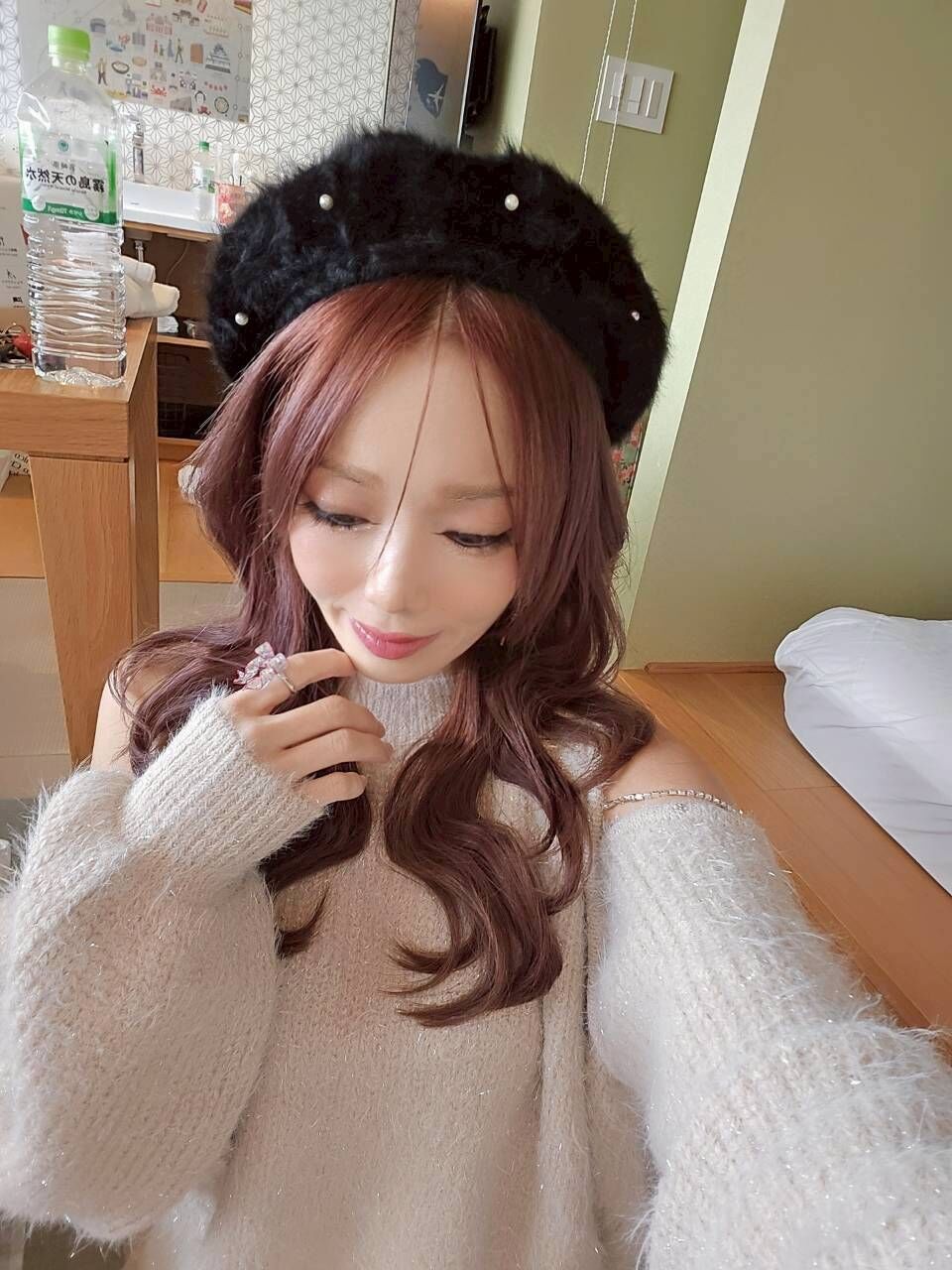 🎄日貨✨️金蔥鏤空水鑽柔軟毛衣洋