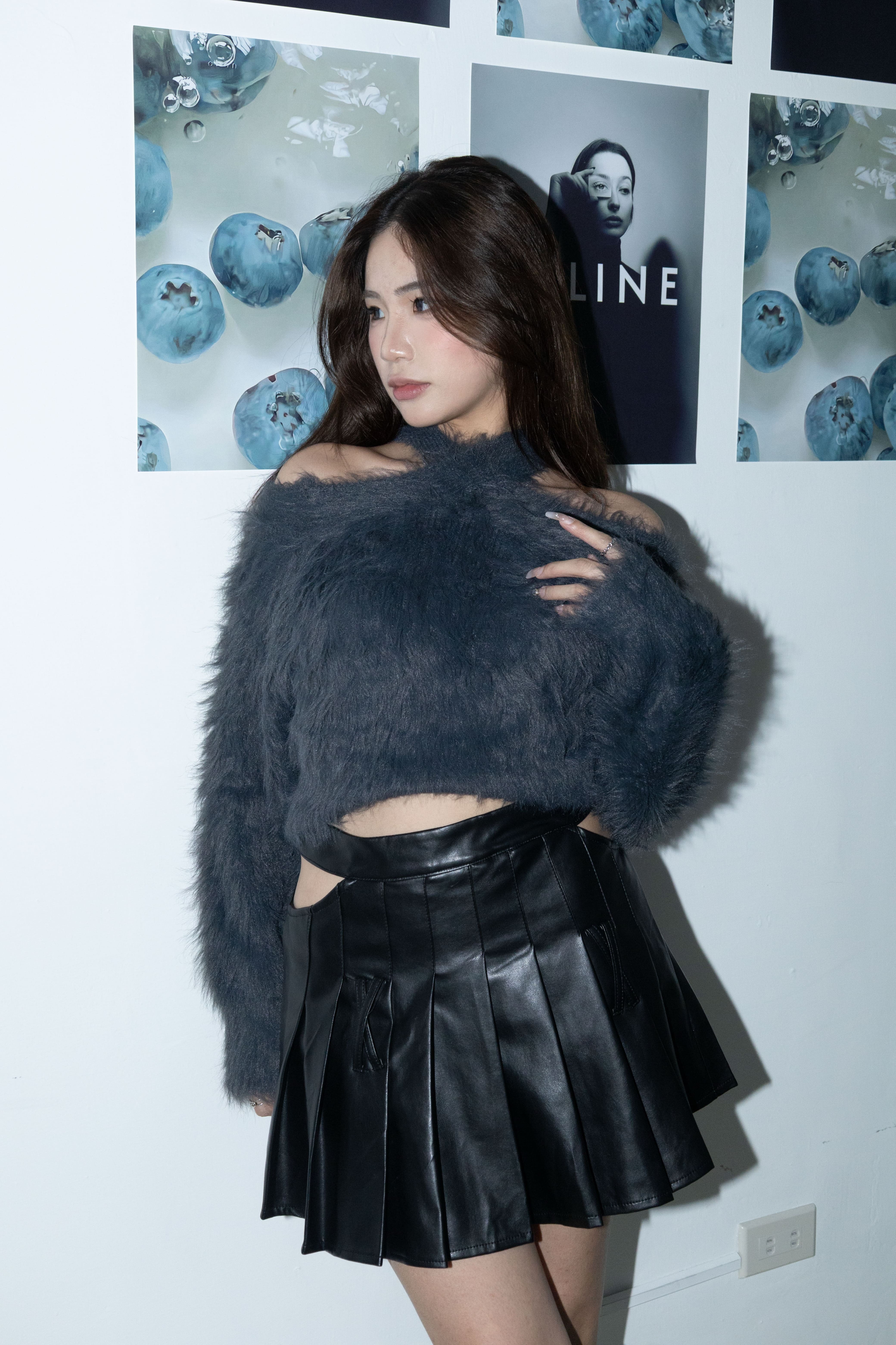 水貂毛交叉露肩上衣