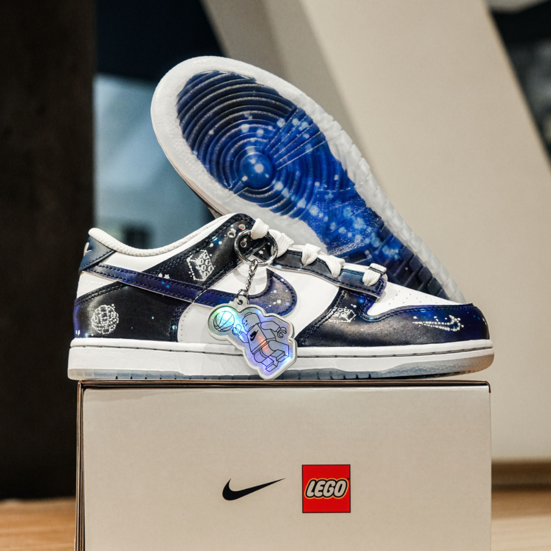 NICEDAY 代購 LEGO x Nike Dunk Low 樂高 聯名 深藍 閃電藍 藍黑 星空 積木 大童 女鞋 IM1448-100