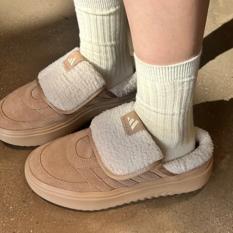 【代購】ADIDAS Grand Court Mule｜翻鞋舌 × 毛絨懶人鞋｜厚底麵包拖鞋｜女款 三色