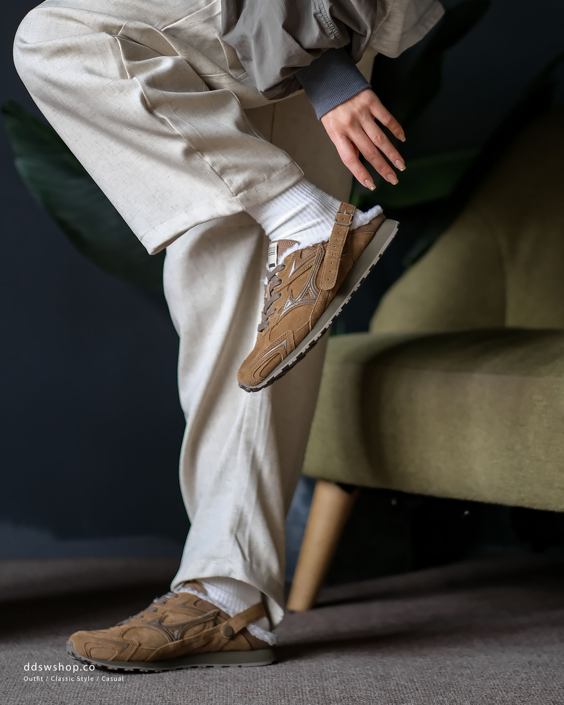 "代購" MIZUNO 美津濃 LG 60S SLIPPER 棕色 絨毛穆勒鞋 女鞋 D1GH252503