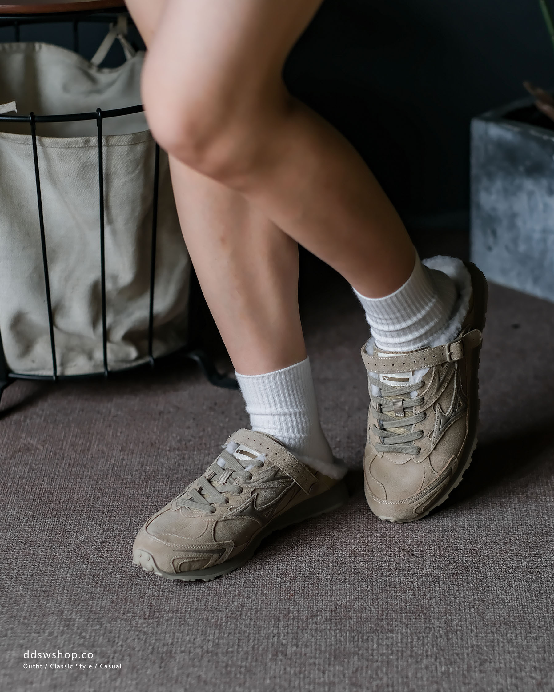 "代購" MIZUNO 美津濃 LG 60S SLIPPER 沙色 絨毛穆勒鞋 女鞋 D1GH252501