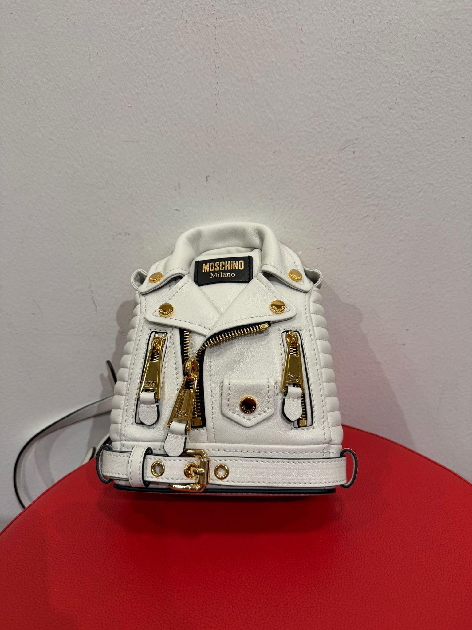 【預購】AE112621 Moschino 迷你納帕革機車背包