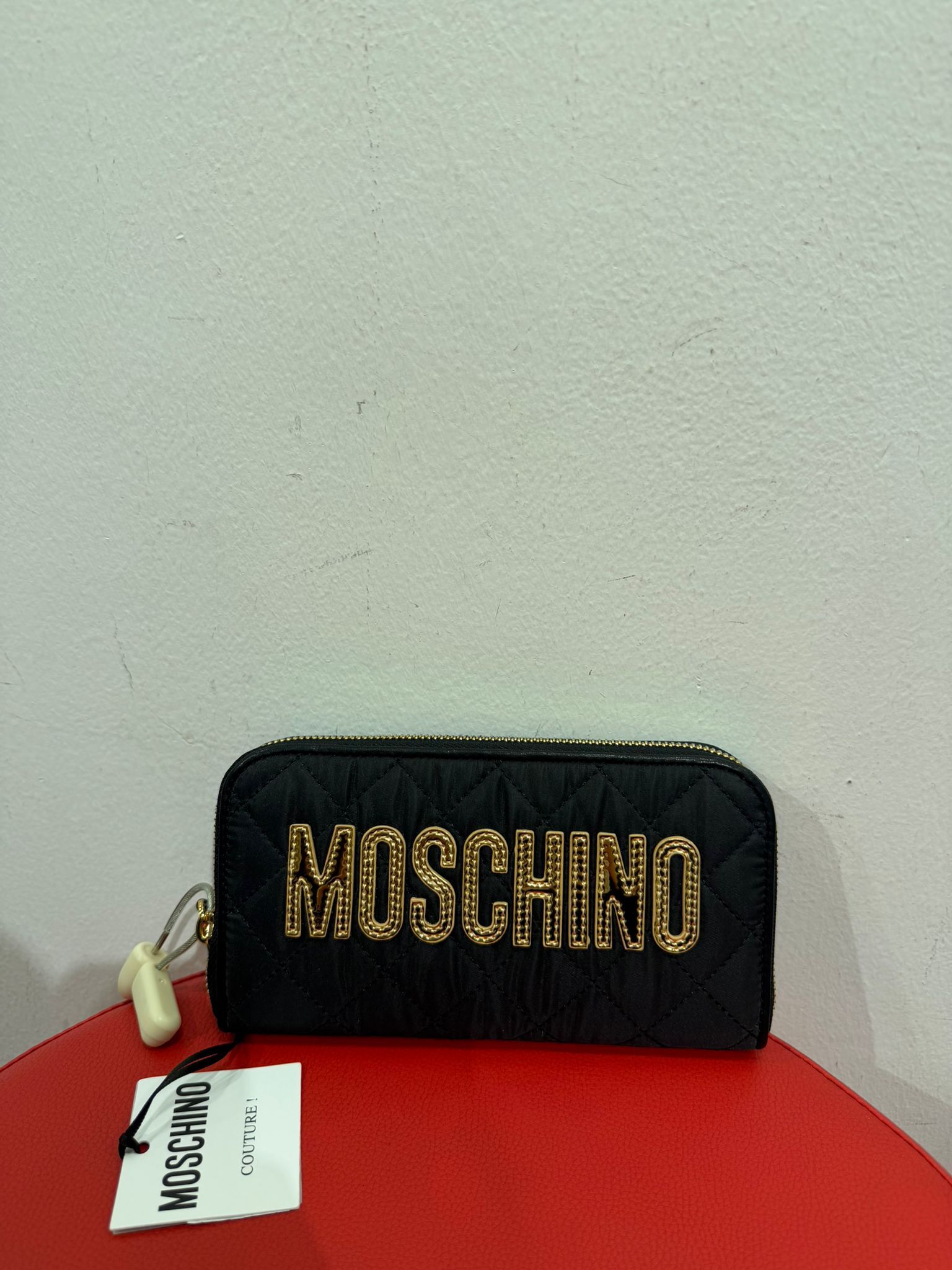 【預購】AE112624 Moschino 經典LOGO拉鍊長銀包