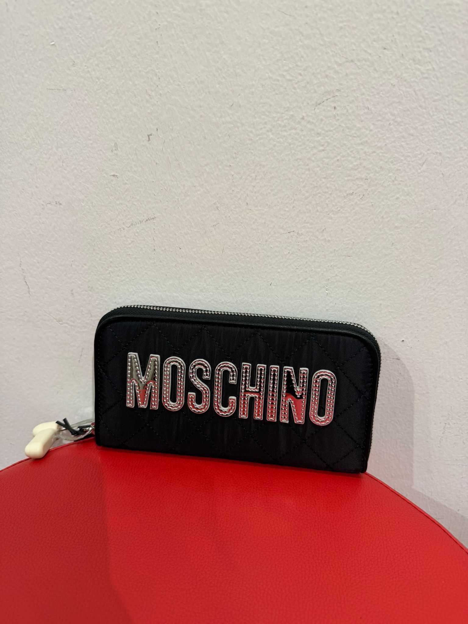 【預購】AE112624 Moschino 經典LOGO拉鍊長銀包