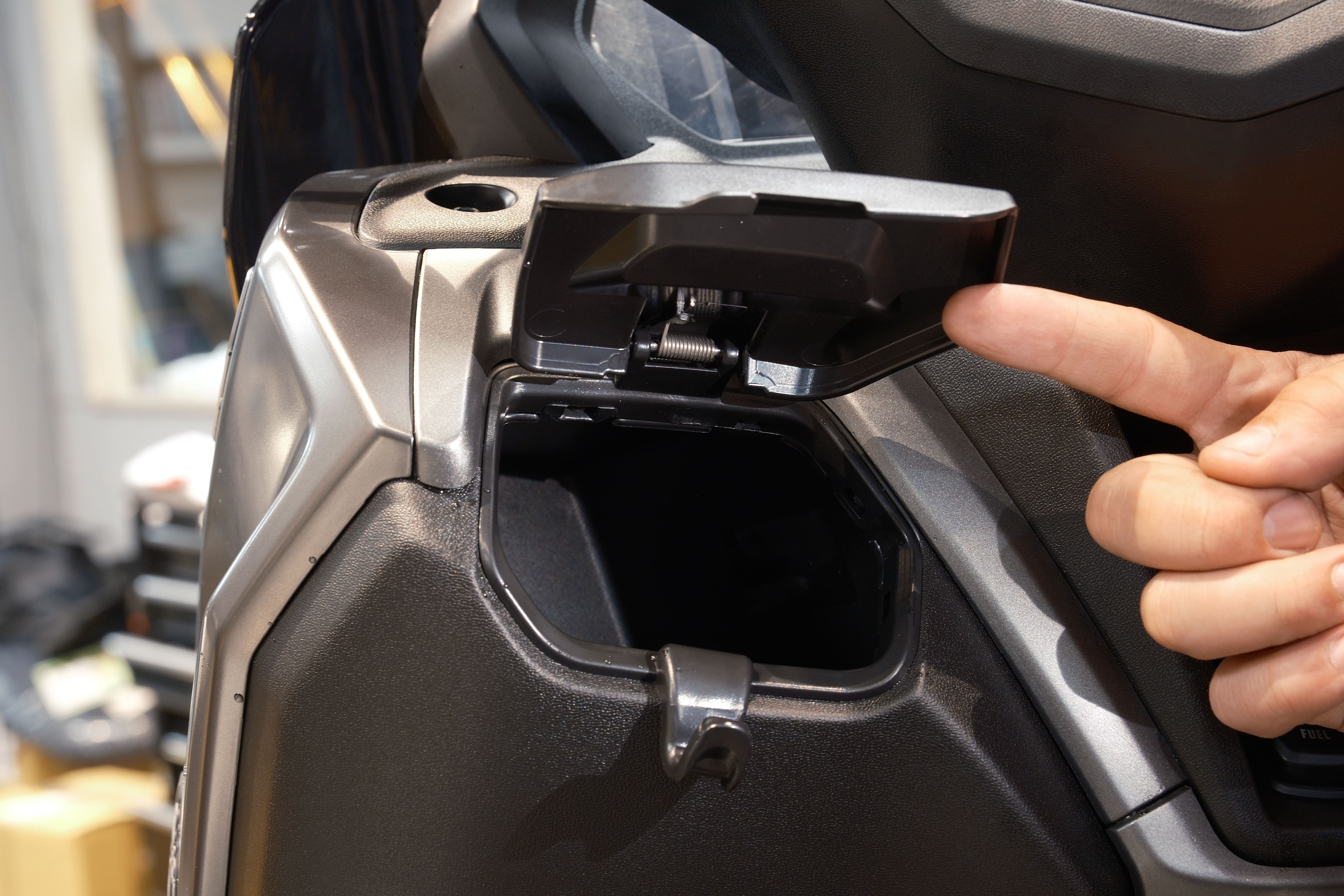 NMAX 改裝置物箱蓋