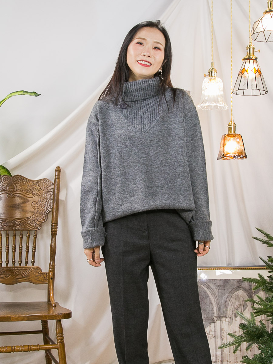 ⬇️開倉低至半價😱FINALSALE📣 反領位單邊扣鈕．毛毛冷料TOP【不設退換】