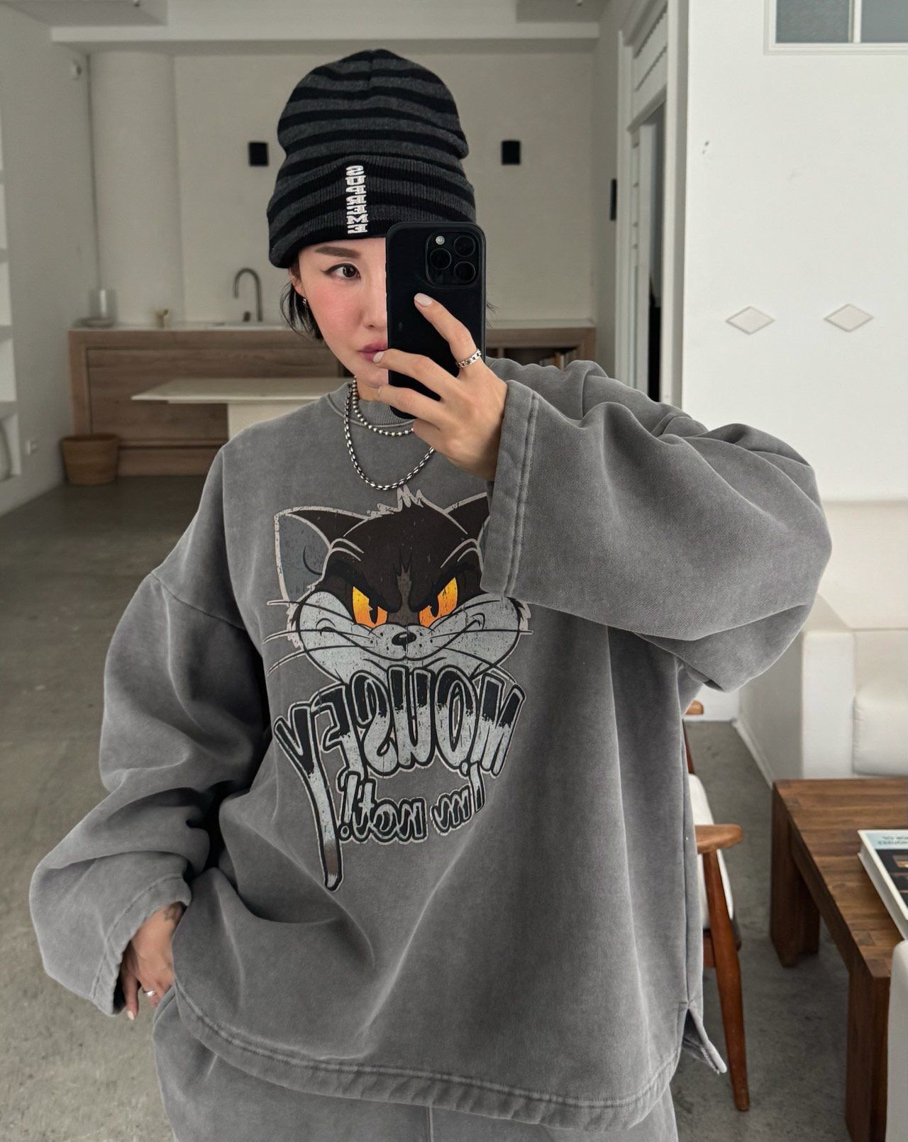 卡通圖案英文字衛衣(薄抓毛底) Votus-199T