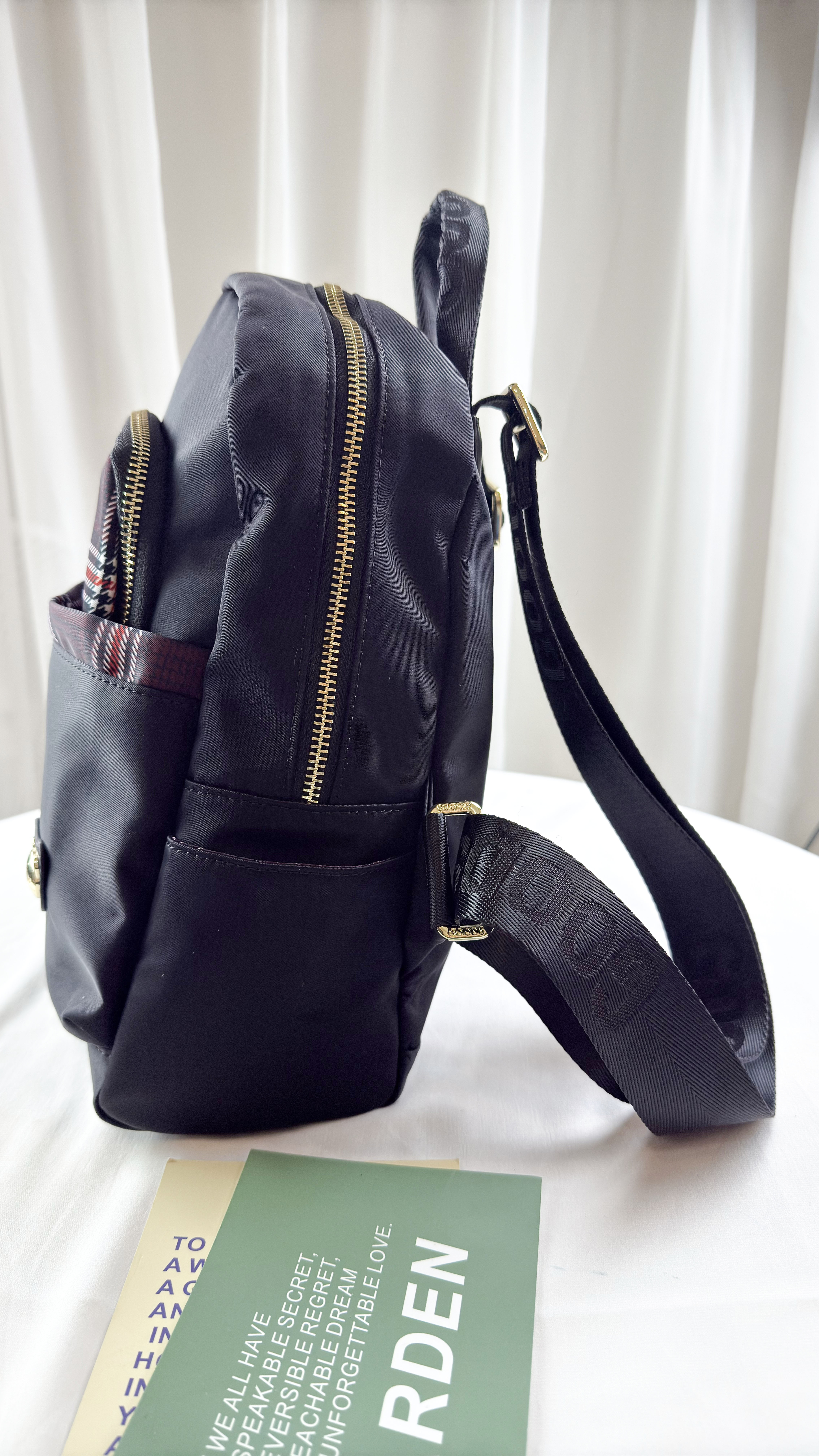 GOODS 英倫格紋紅拼色防潑水後背包 #2539