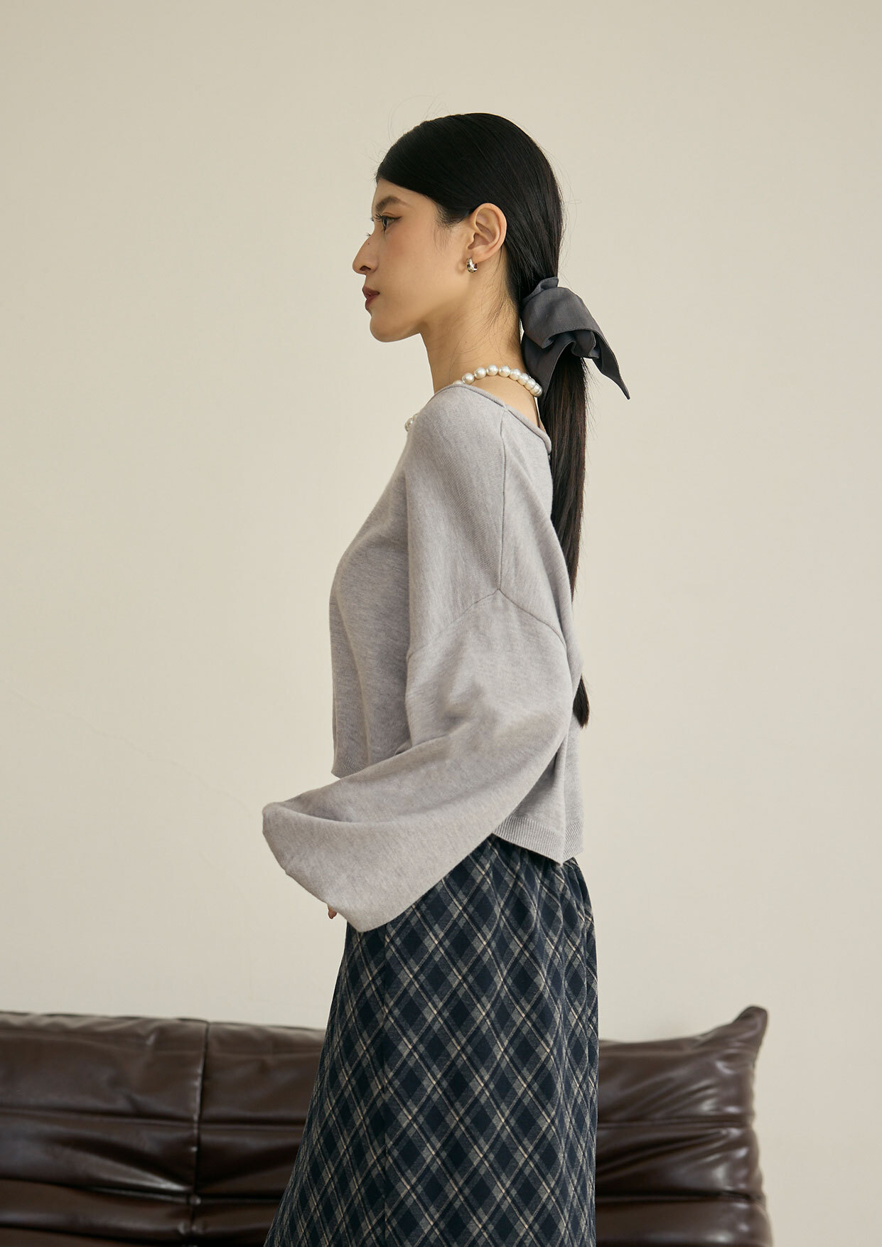 捲邊寬領澎袖短版針織上衣