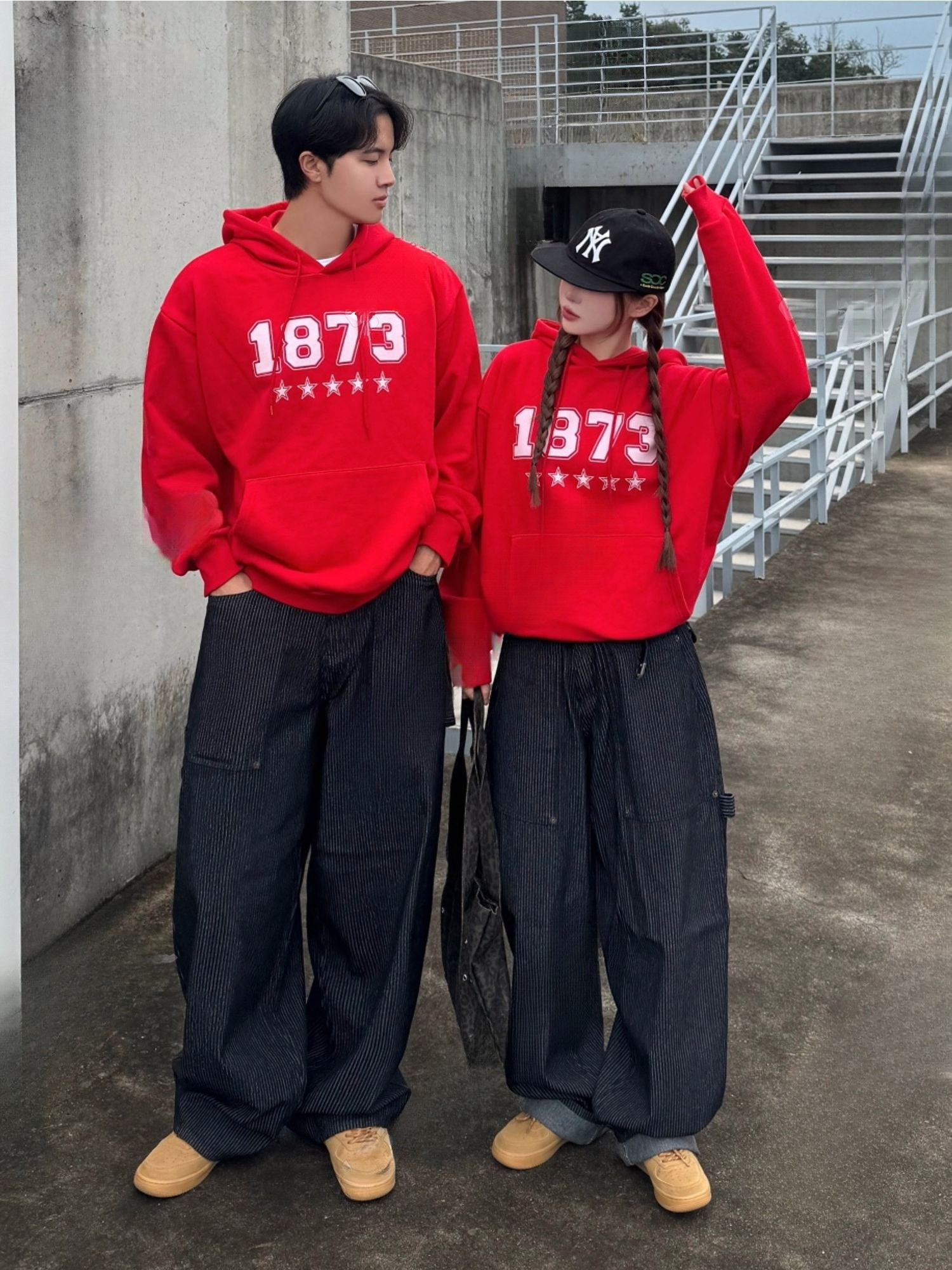 THankus 1873 情侶帽T｜紅色款細節展示