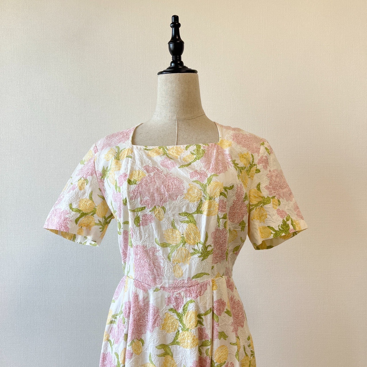 法式名媛立體繡花短袖洋裝