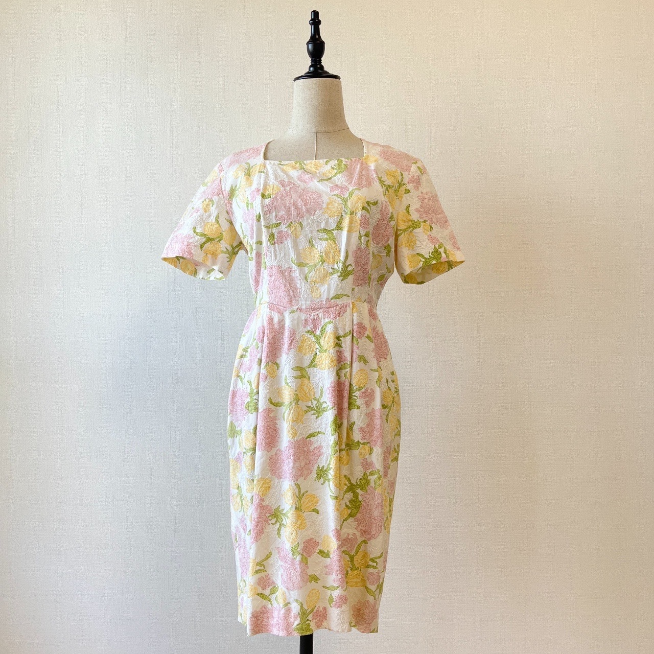 法式名媛立體繡花短袖洋裝