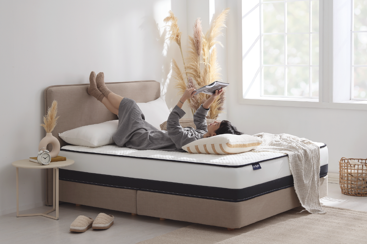 林果良品與台灣床墊品牌晚安奈特合作推出室內拖鞋