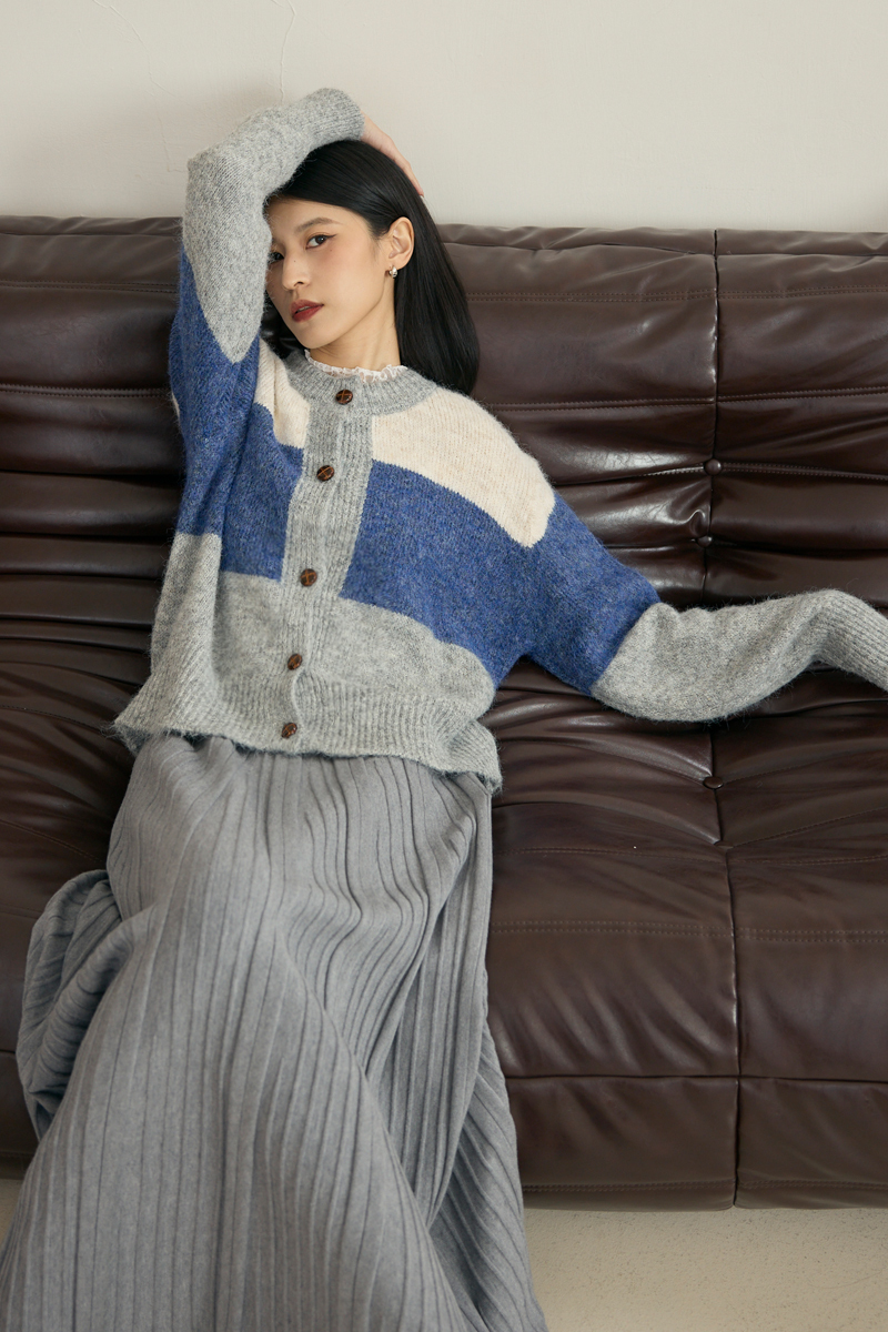 撞色橫條造型釦毛衣外套