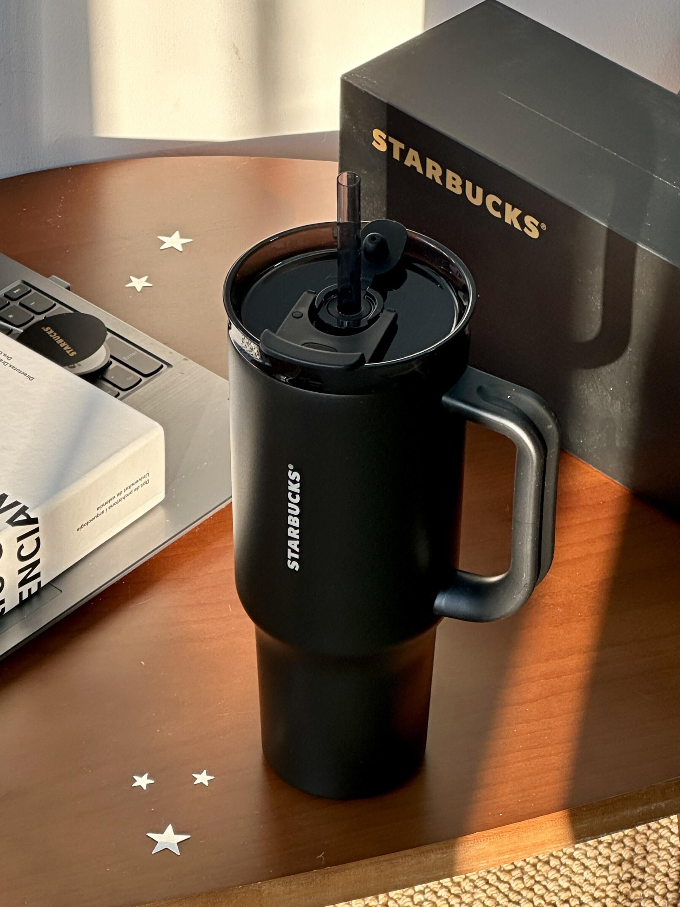 STARBUCKS 星巴克 鎏金系列 不銹鋼提手吸管杯 酷黑 全黑 黑金 保溫杯 隨行杯 大容量 1120ml/預購