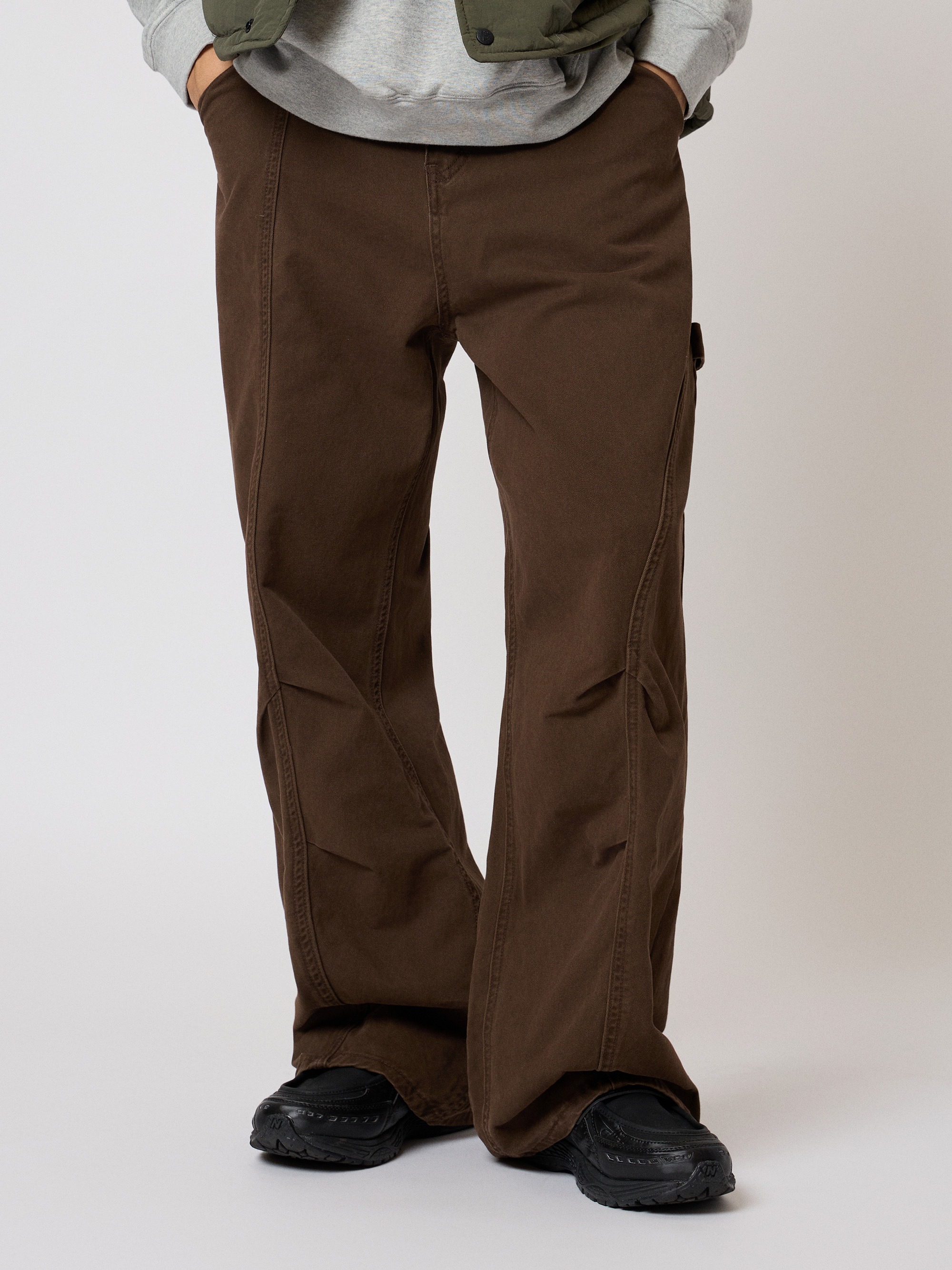 立體剪裁工裝寬褲