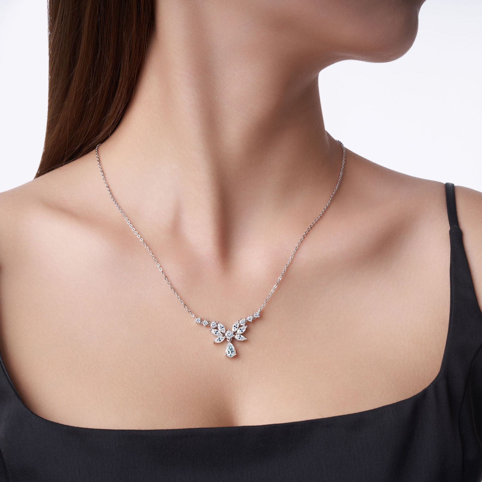 莫桑鑽典雅水滴頸鍊         N3.5C017