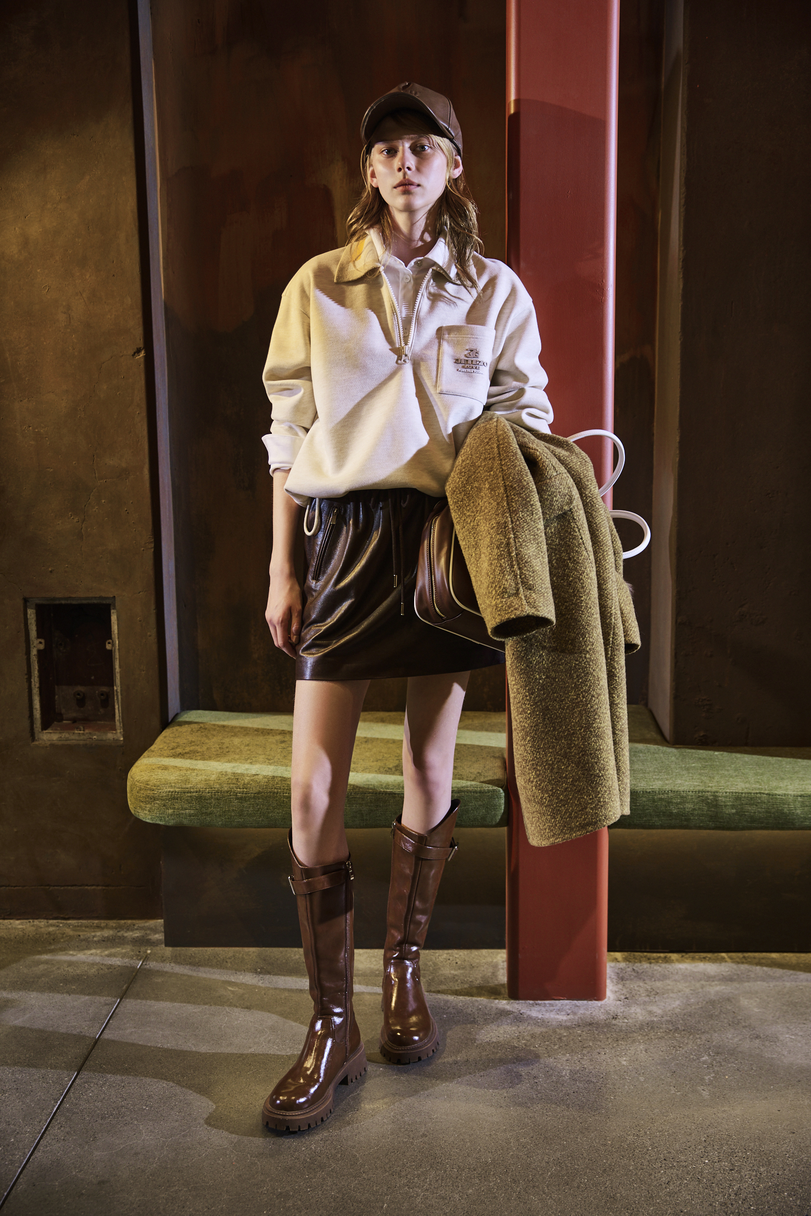 BE15501C1 古銅躍動抽繩運動短裙 (2色)