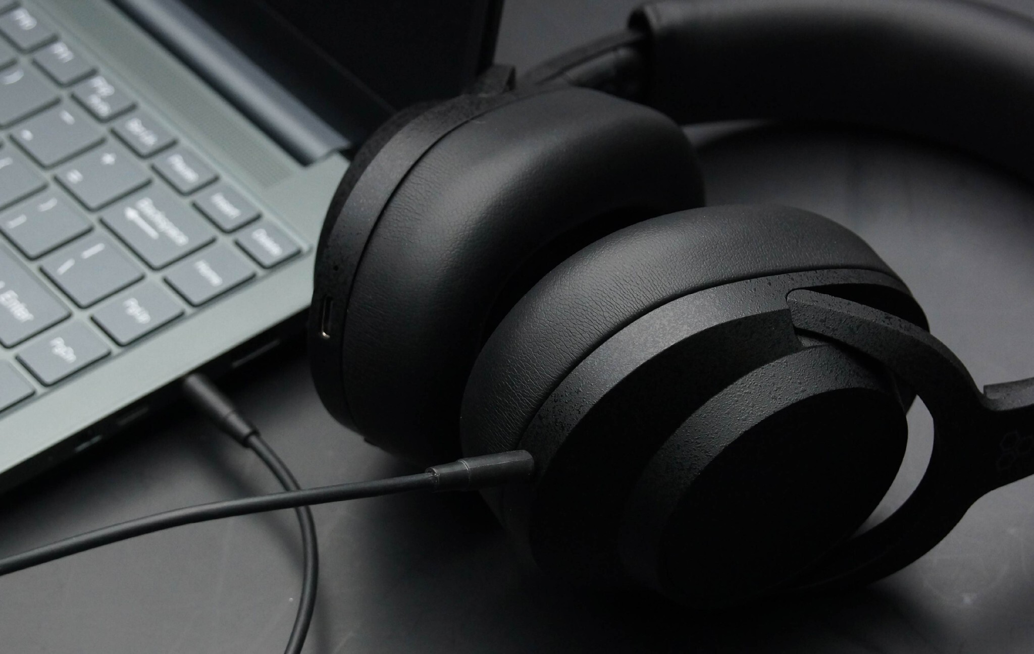 Final Audio UX5000 頭戴式耳機