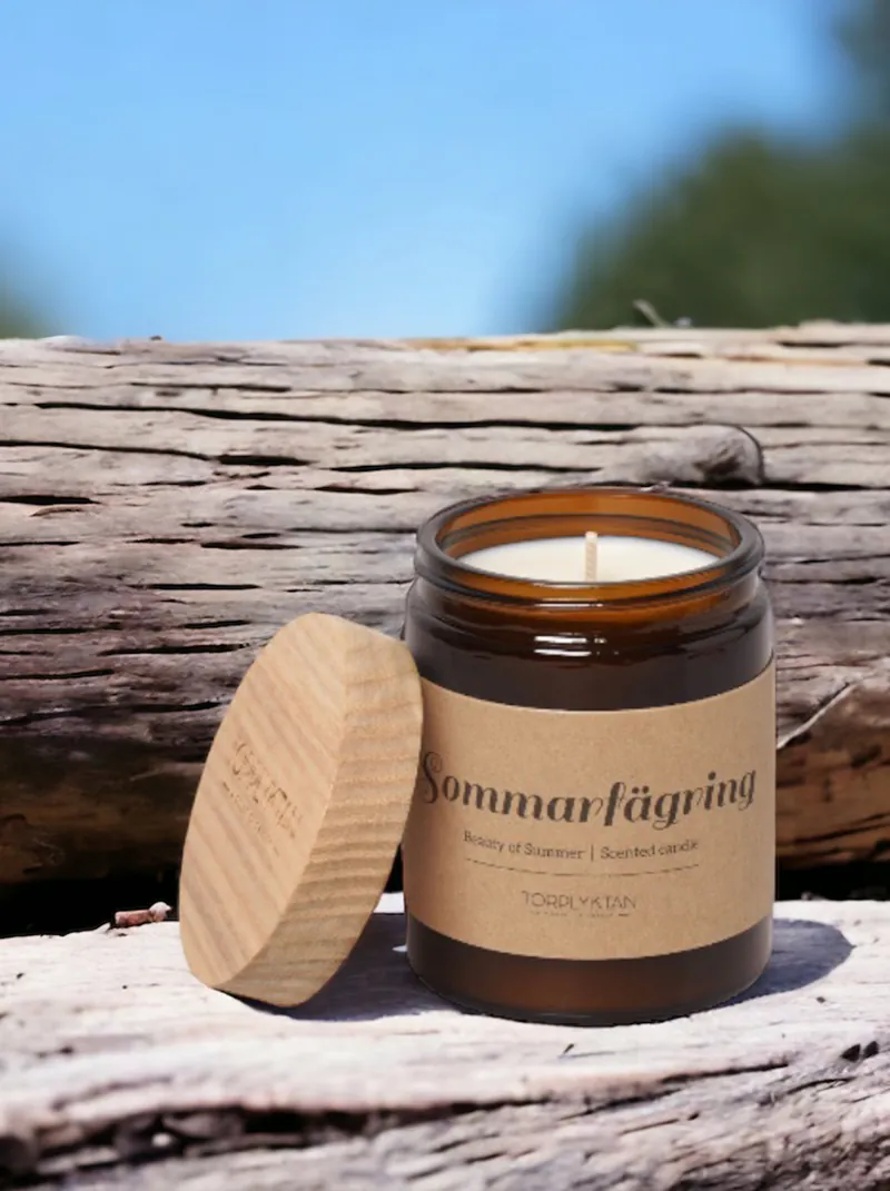 Torplyktan-曙光,仲夏之美,根莖香氣加上蘋果香和山谷百合柔和香味,營造出夏日和喜悅的感覺