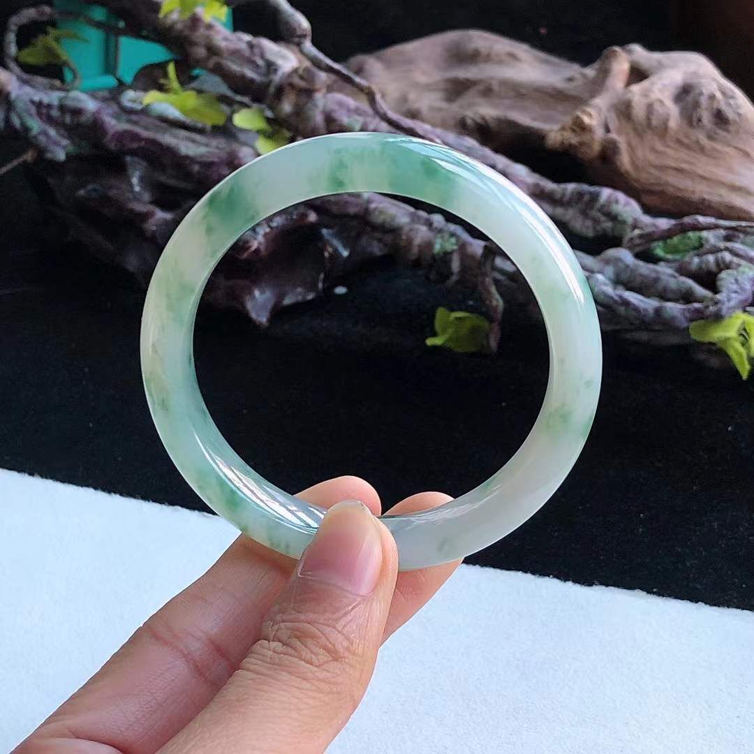 翡翠冰糯飄綠花正圈手鐲,天然翡翠A玉, 緬甸玉, Jade, Jadeite