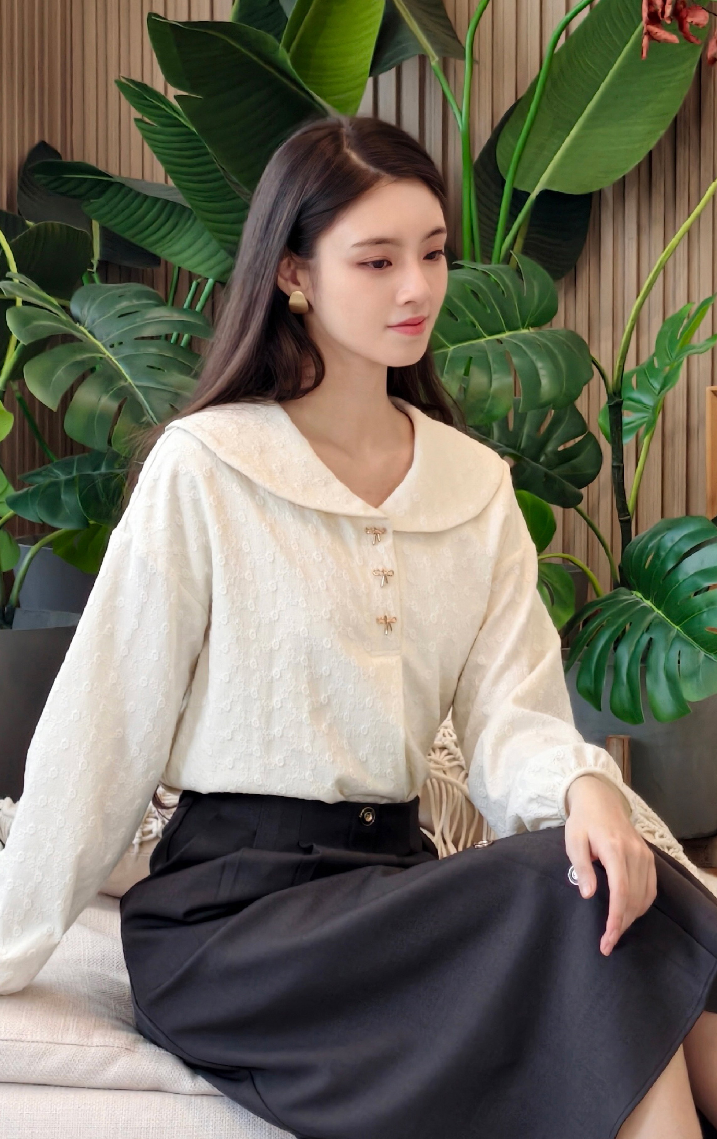 蝴蝶結鈕扣圓領上衣 SH0291